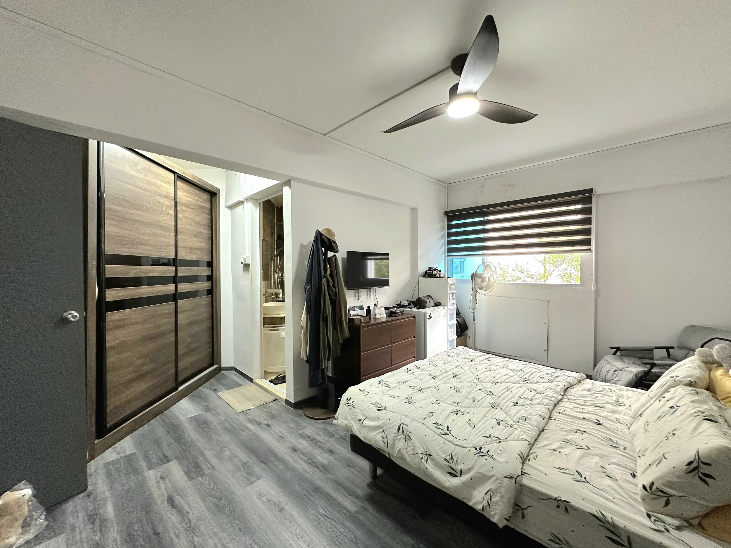 Master bedroom (3).jpg