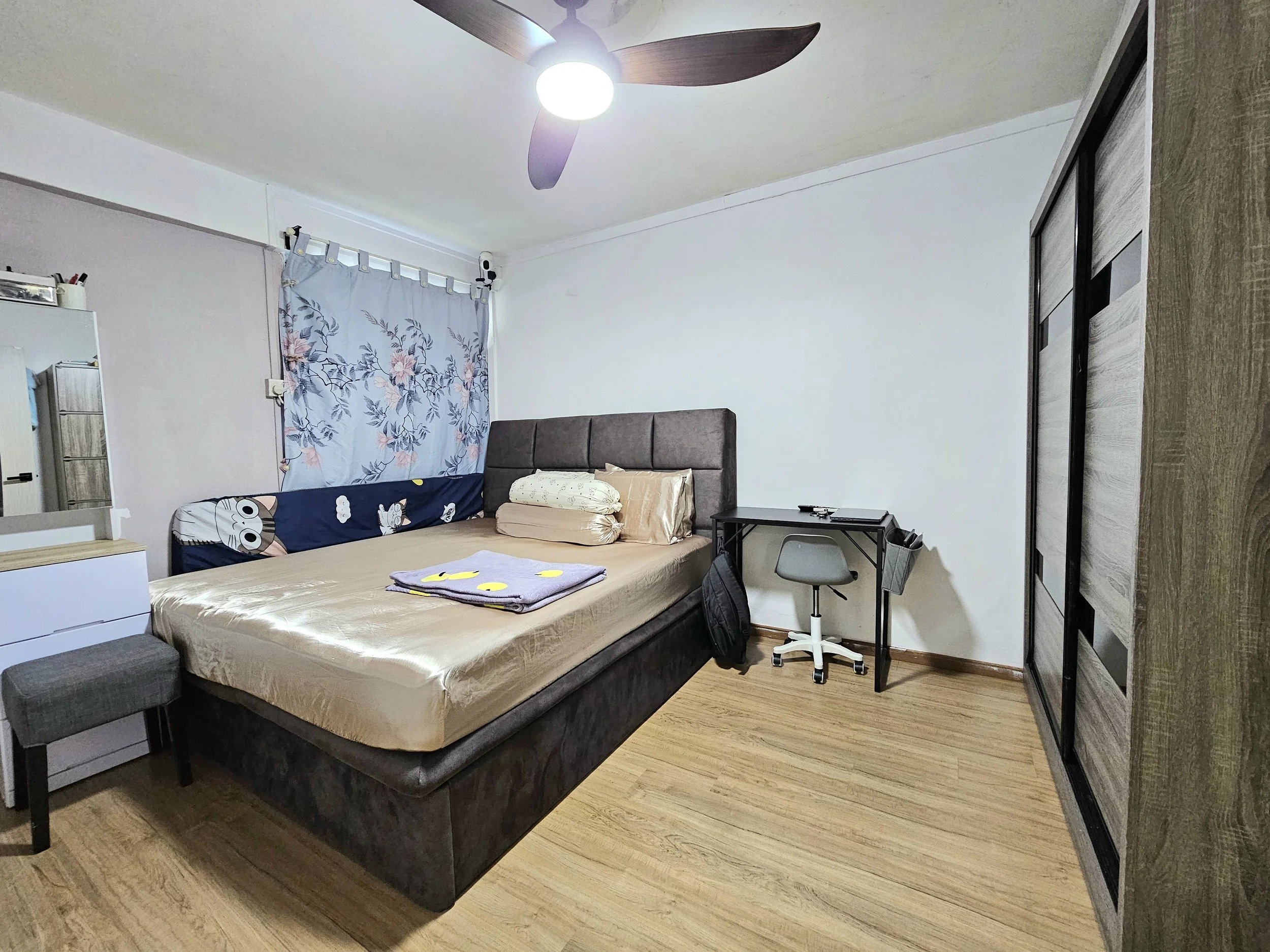 Master bedroom (2).jpg