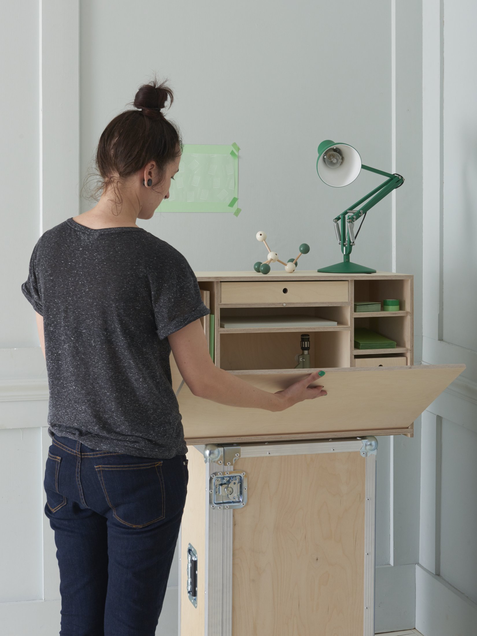 B&F desk2475.jpg