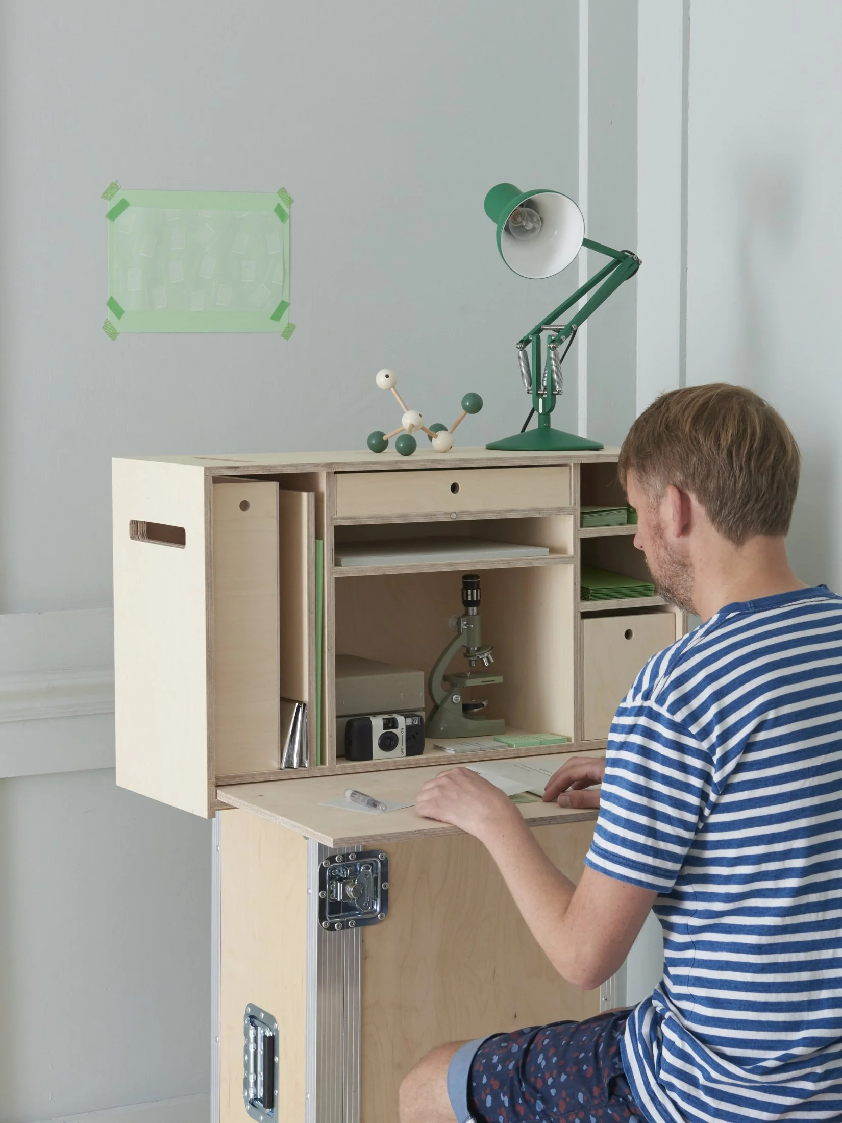 B&F desk2468.jpg