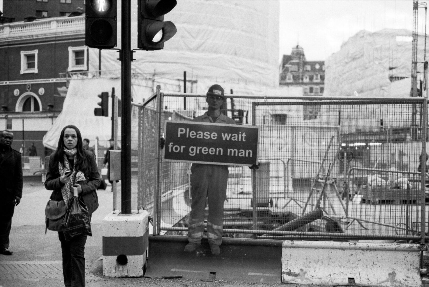 Everyday Fieldwork - Please Wait