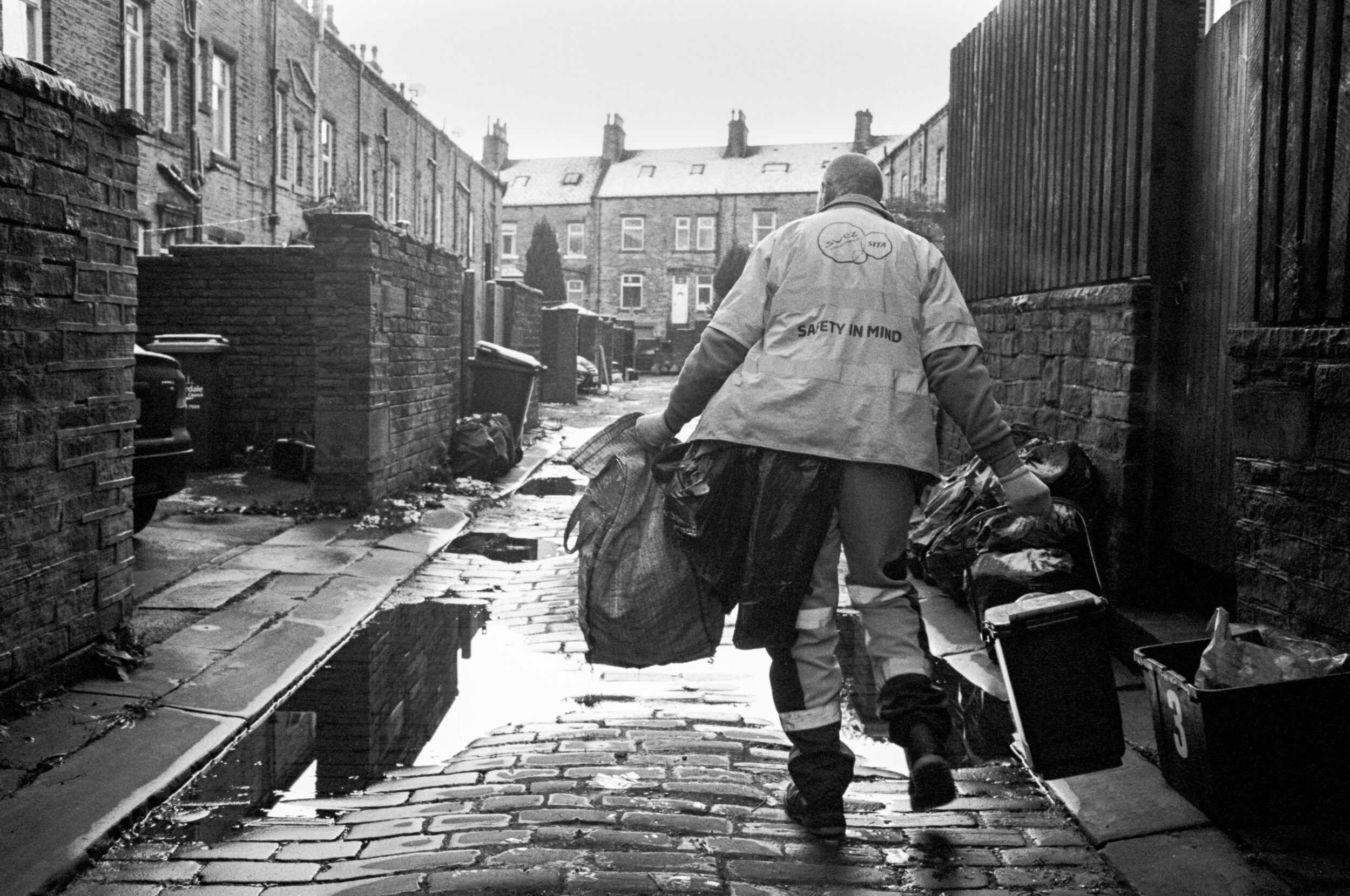 Everyday Fieldwork - Carrying the rubbish