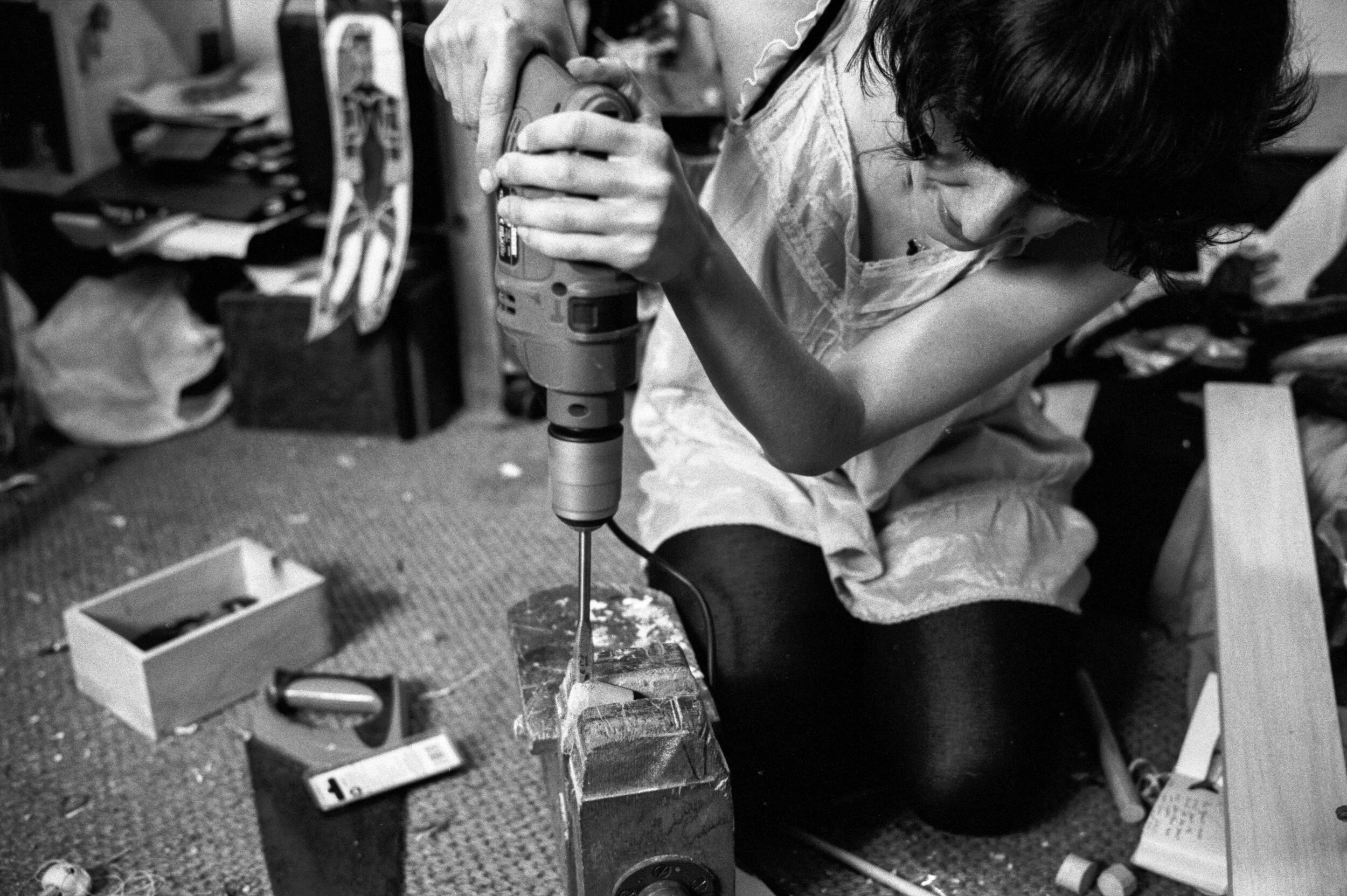 On the fall and rise of hands