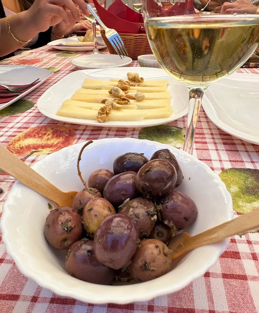 olives and cheese senorio de cabrera.jpg
