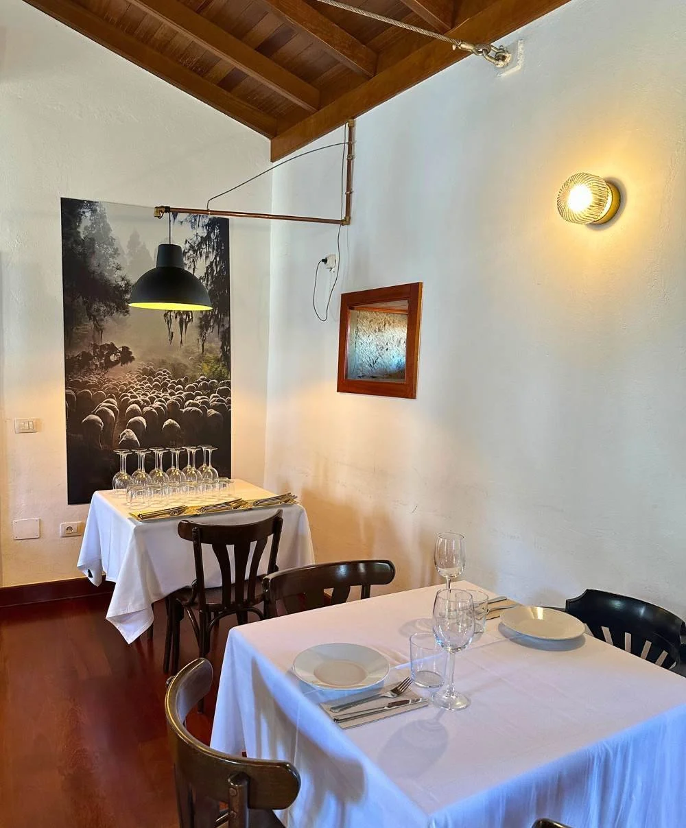 La Colonial de Fontanales dining room.jpg