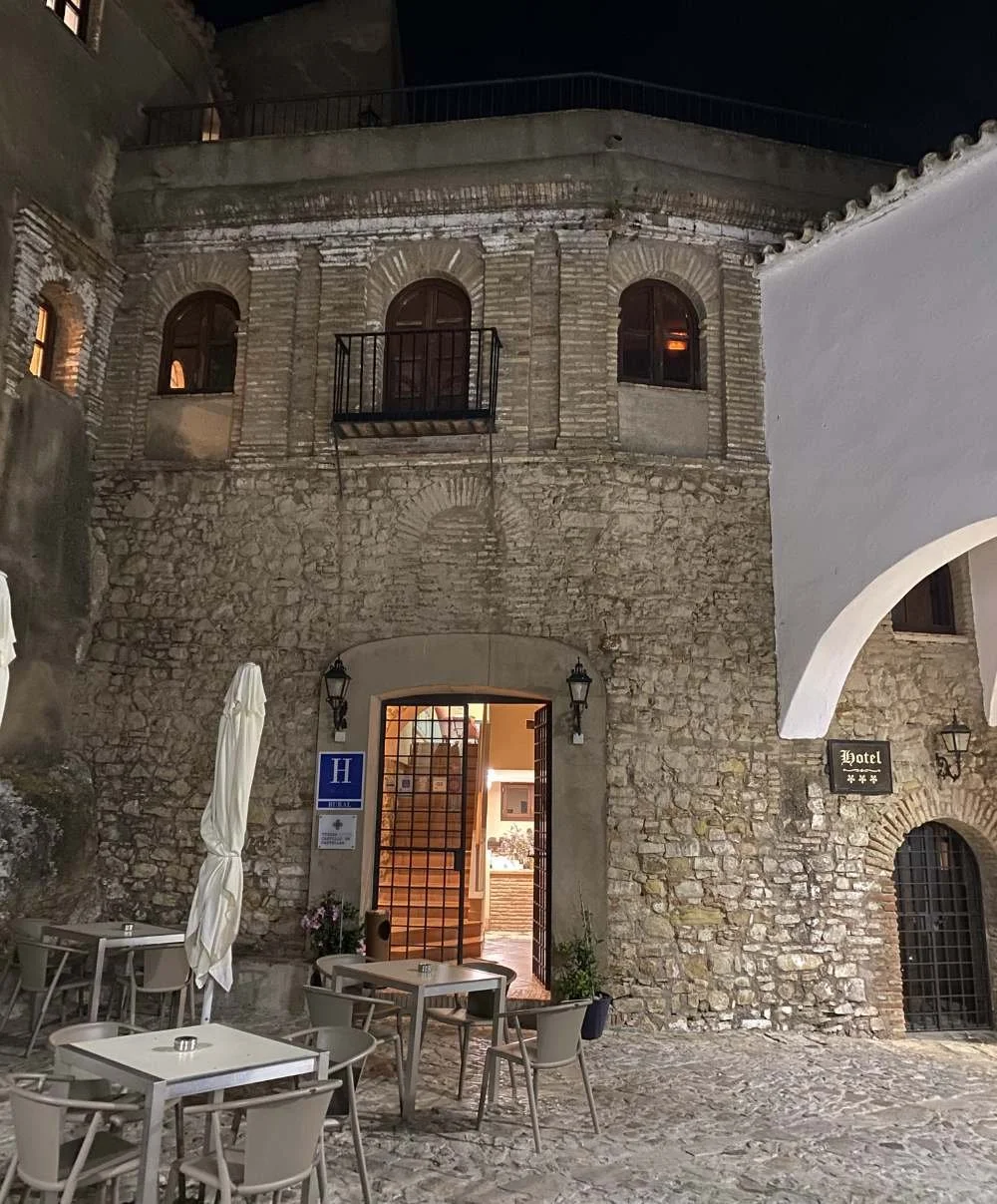 Hotel Tugasa reception Castillo de Castellar.jpg