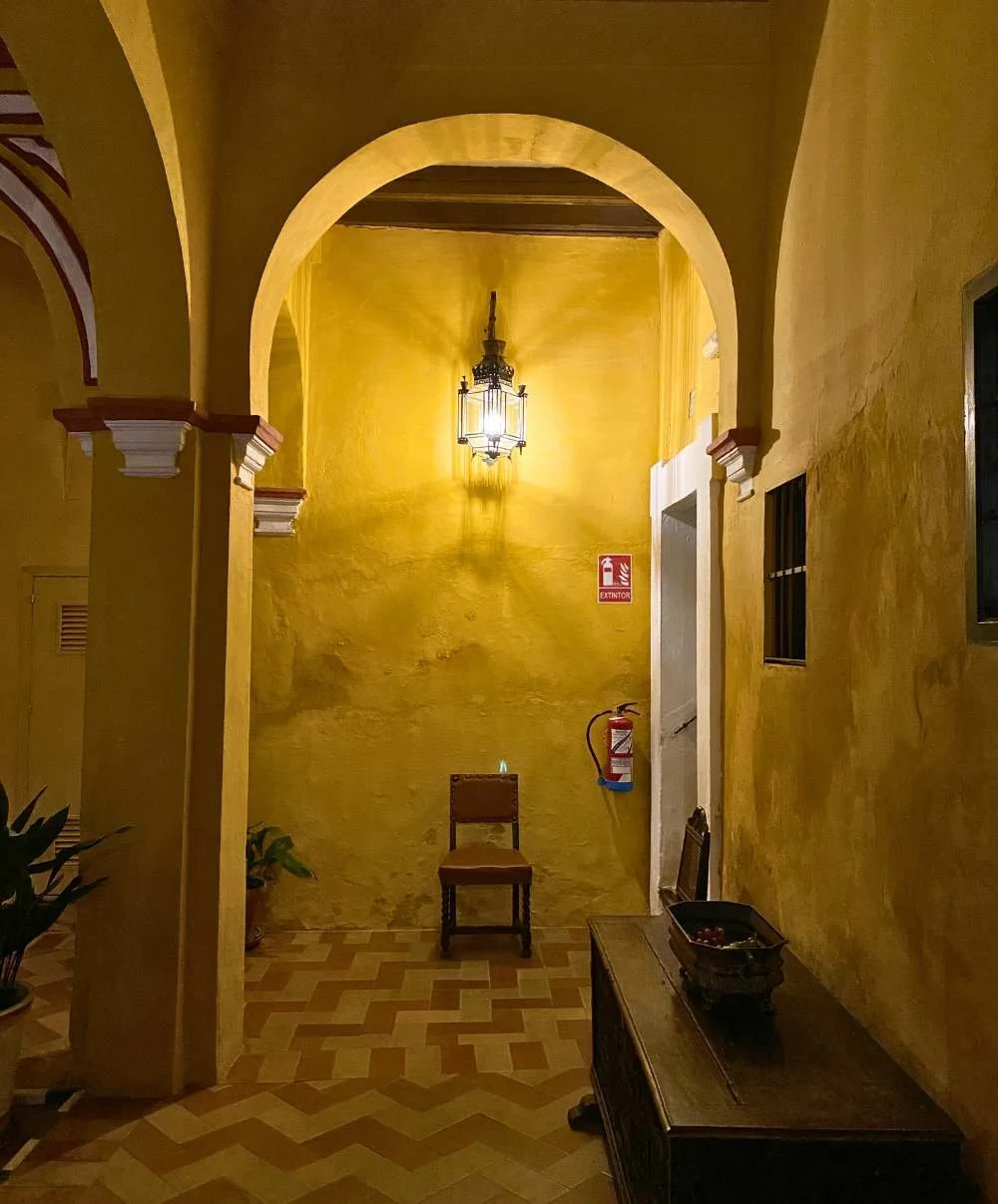 Patio Casas de la Juderia Seville.jpg