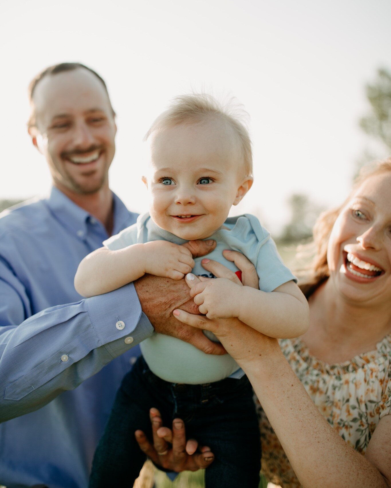 give me allllll the Hank smiles! the lighting, the people -- I can't get enough of this session! Here's a sneak of the Hartman Family Session 

#melissakellyphotography #centralmontanaphotographer #centralmontana #lewistownmontana #lewistownmontanaph