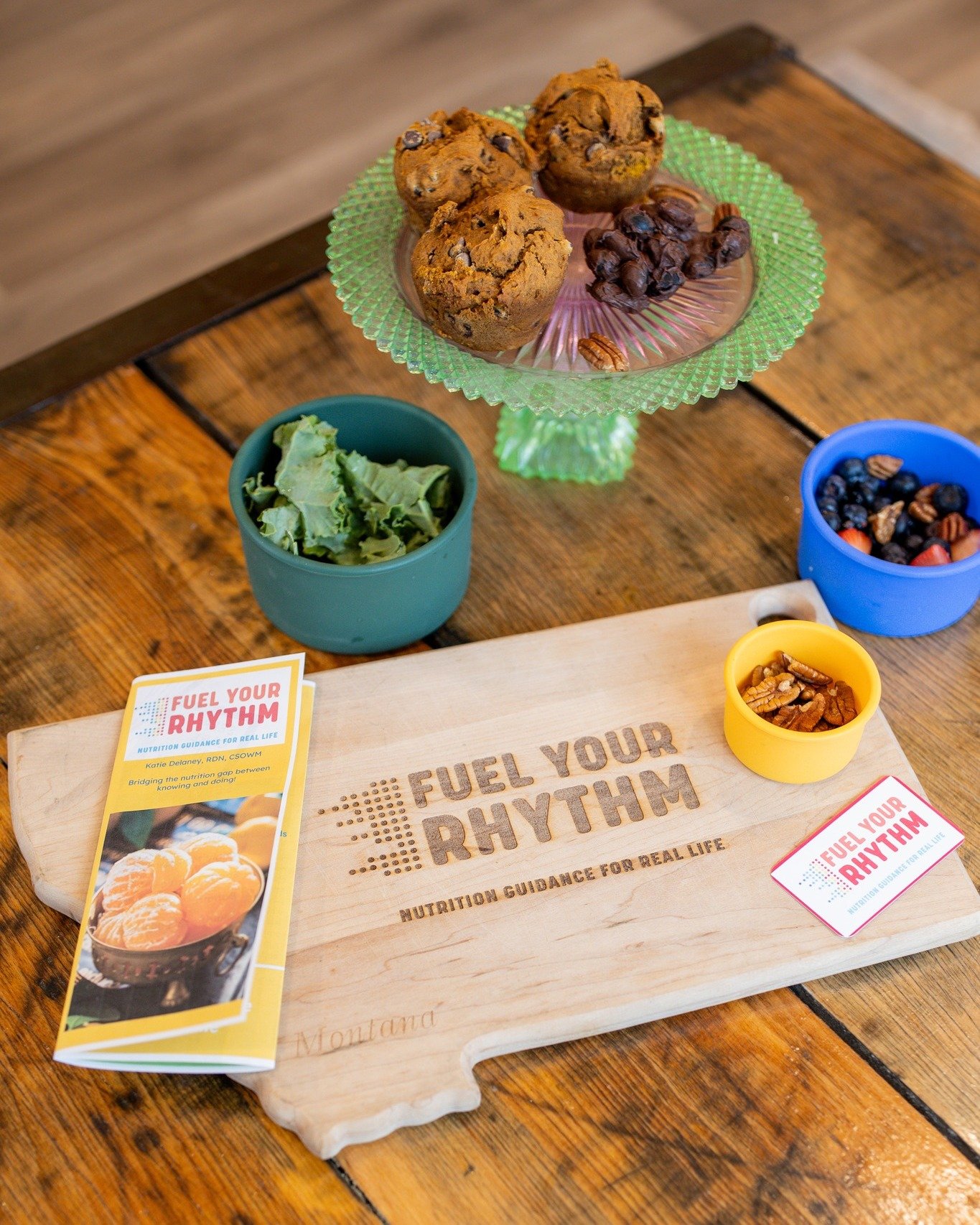 If this Branding Session doesn't make you want to grab a yummy snack, I don't know what will! 

Had a blast working with Katie for her business @fuelyourrhythm ! Reach out to her for your nutrition counseling needs! 

Here's a peek into our session ?