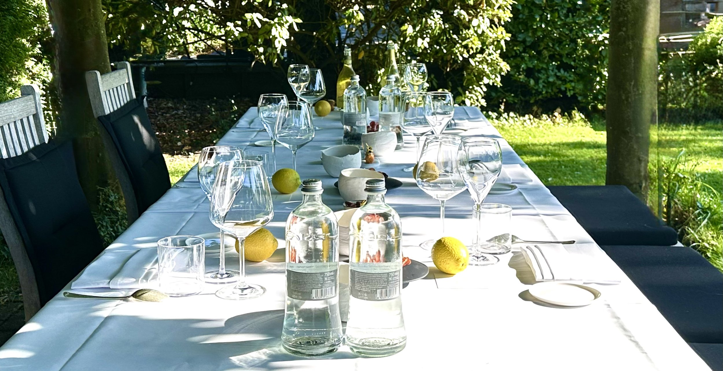 Private outdoor dining experience by Alma Nómada Studio, created around food, place and personal hospitality.