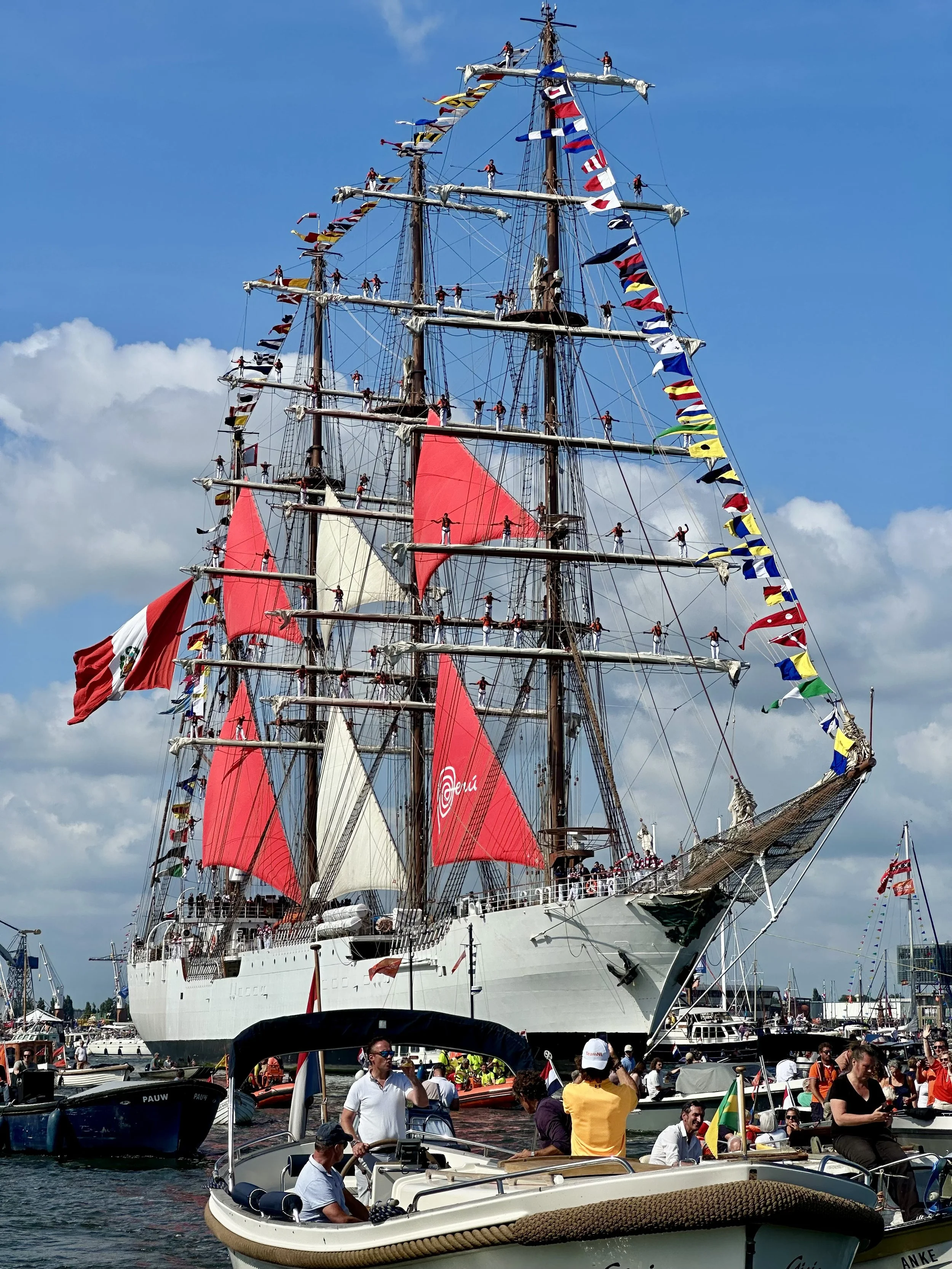     Private hospitality during SAIL Amsterdam, with bespoke catering aboard private boats and dinner at Pontsteiger.