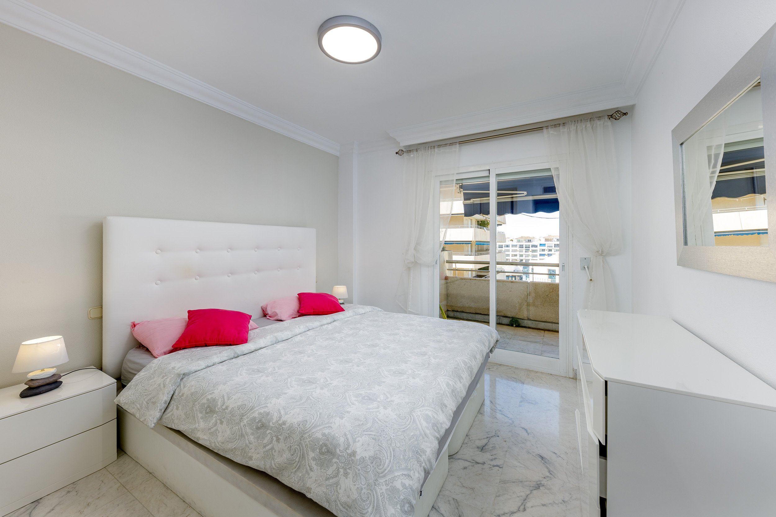 short-let-two-bedroom-puerto-banus-fr7576-5.jpg