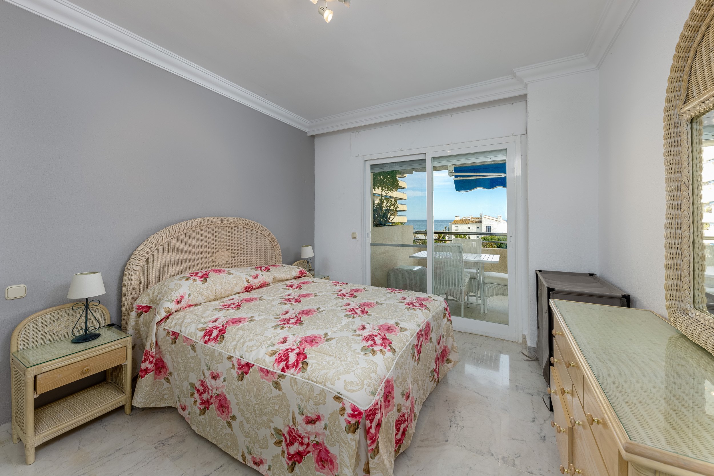 short-let-three-bedroom-puerto-banus-fr8705-6.jpg