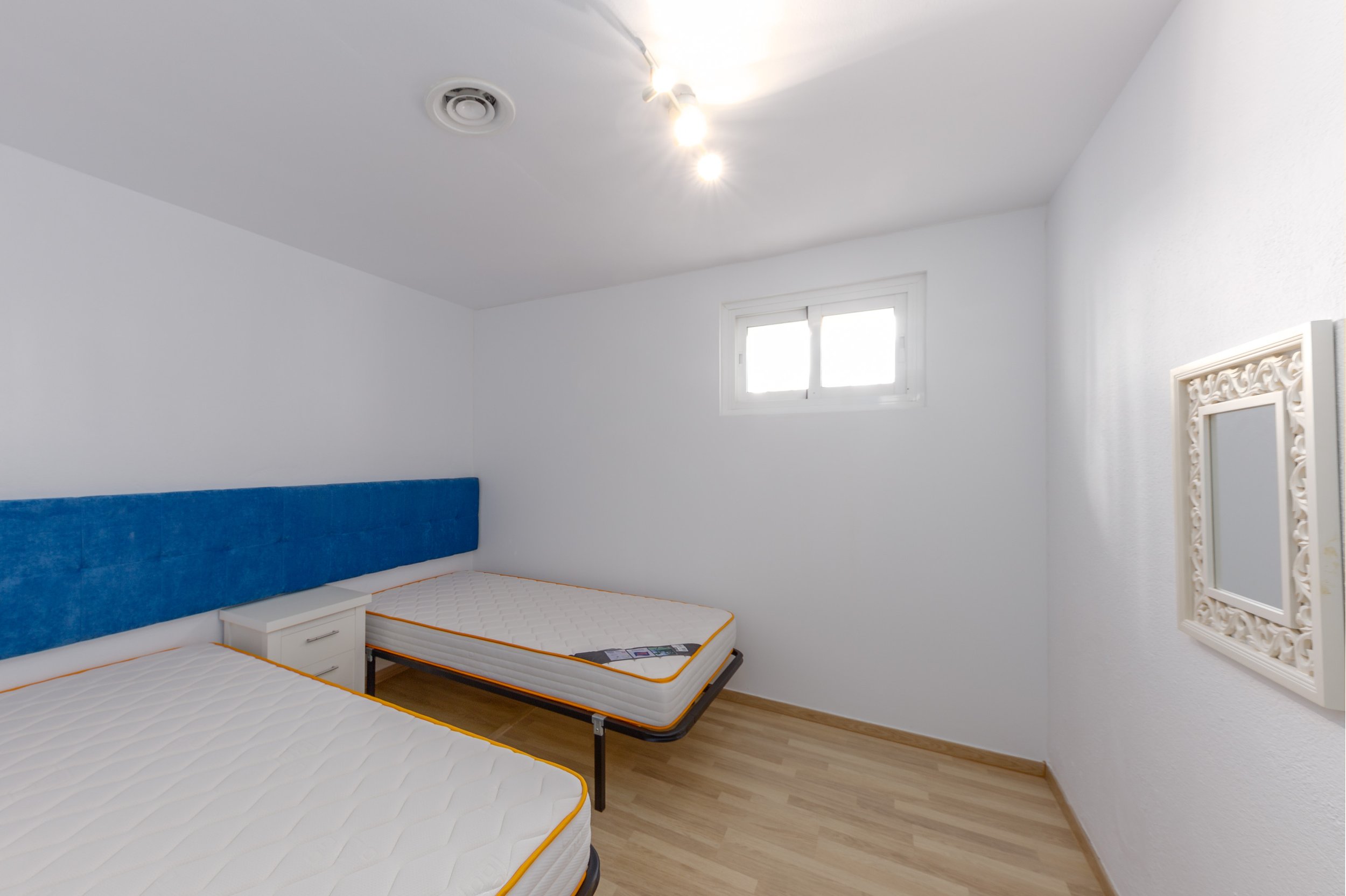 for-sale-renovated-two-bedroom-apartment-marina-puerto-banus-fs5812-12.jpg