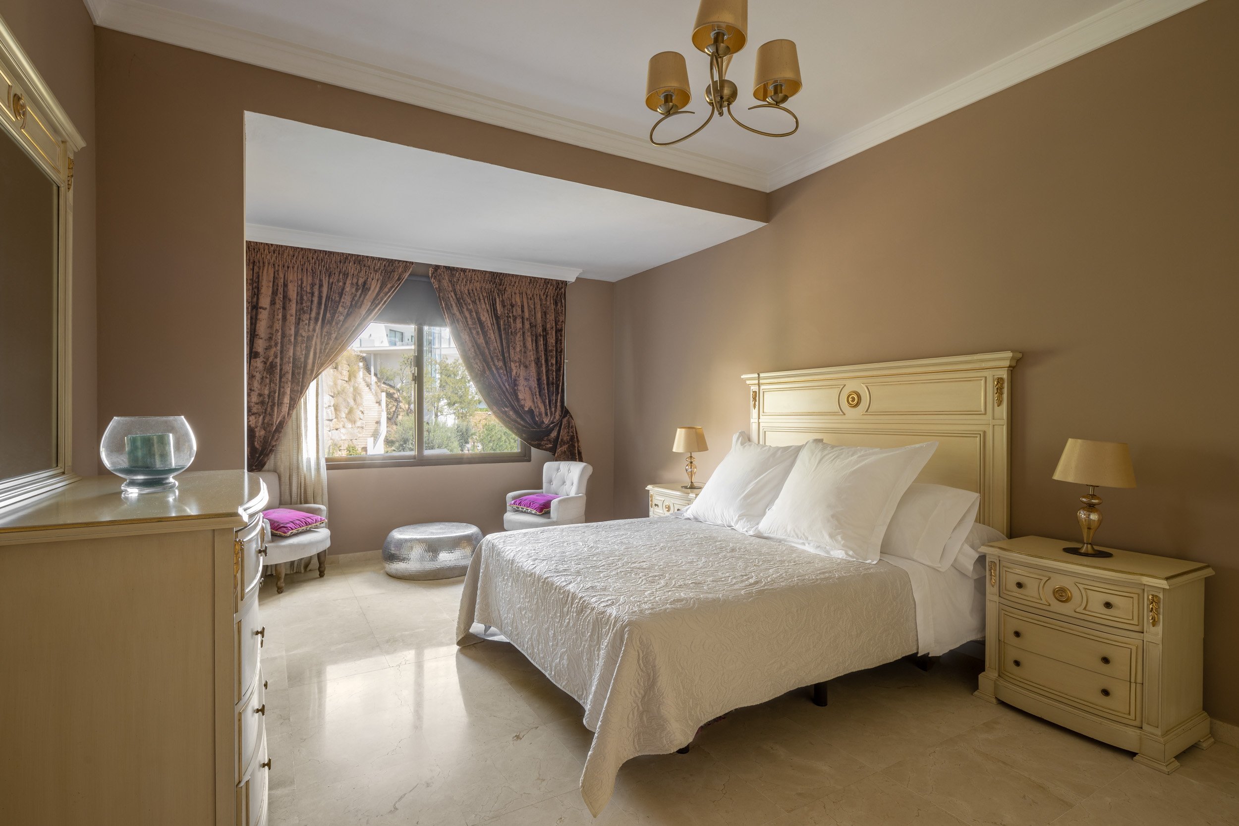 for-sale-six-bedroom-villa-el-paraiso-benahavis-fs9845-20.jpg