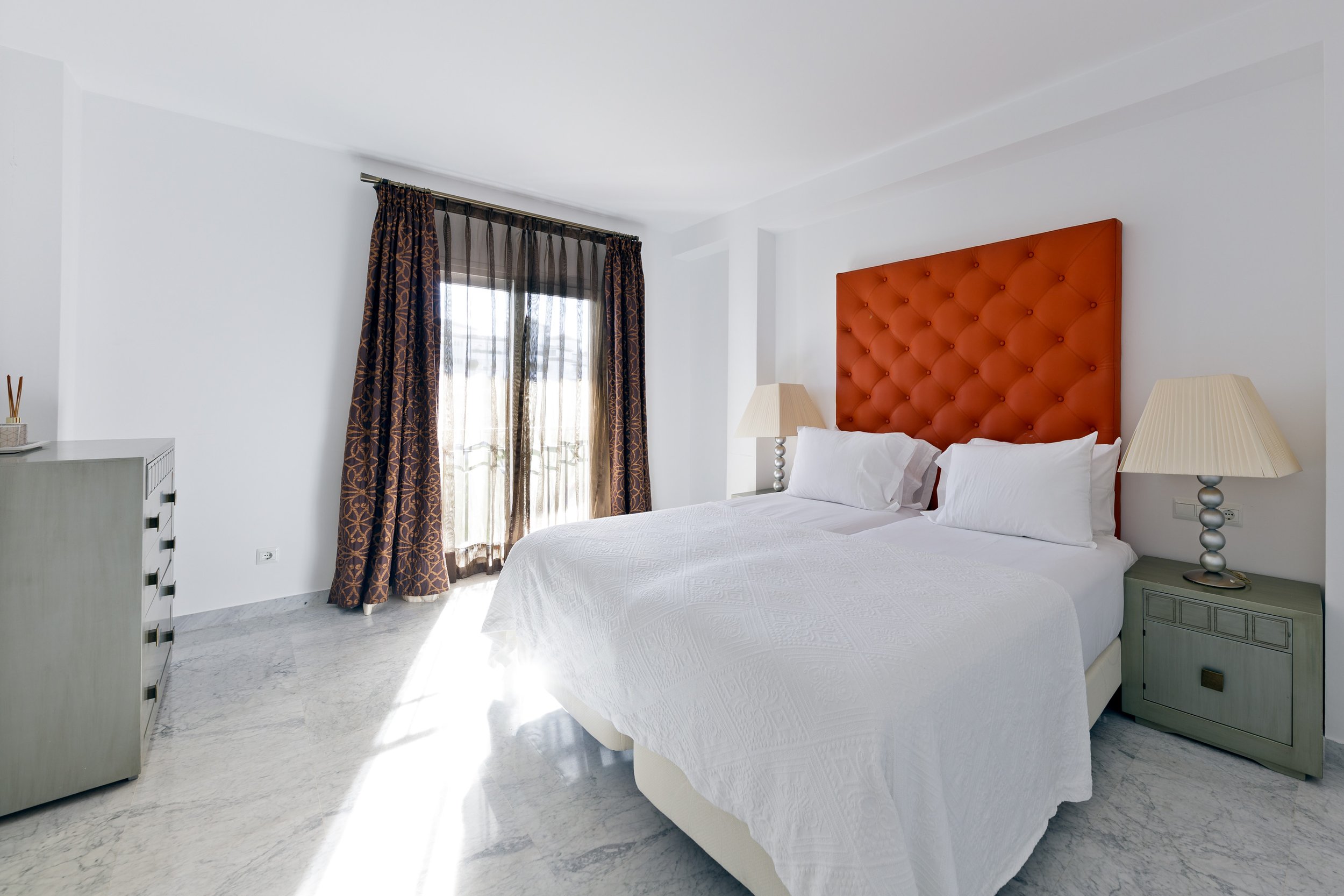 short-let-two-bedroom-playas-del-duque-puerto-banus-fr8705-5.jpg