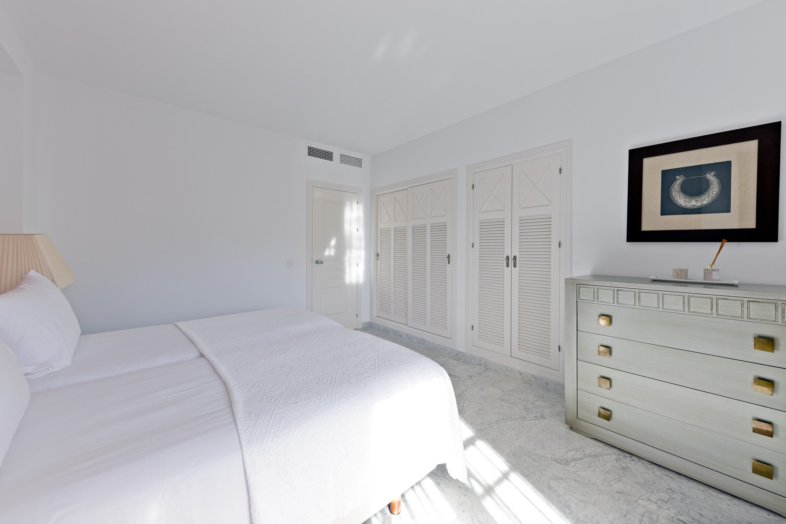 short-let-two-bedroom-playas-del-duque-puerto-banus-fr8705-6.jpg