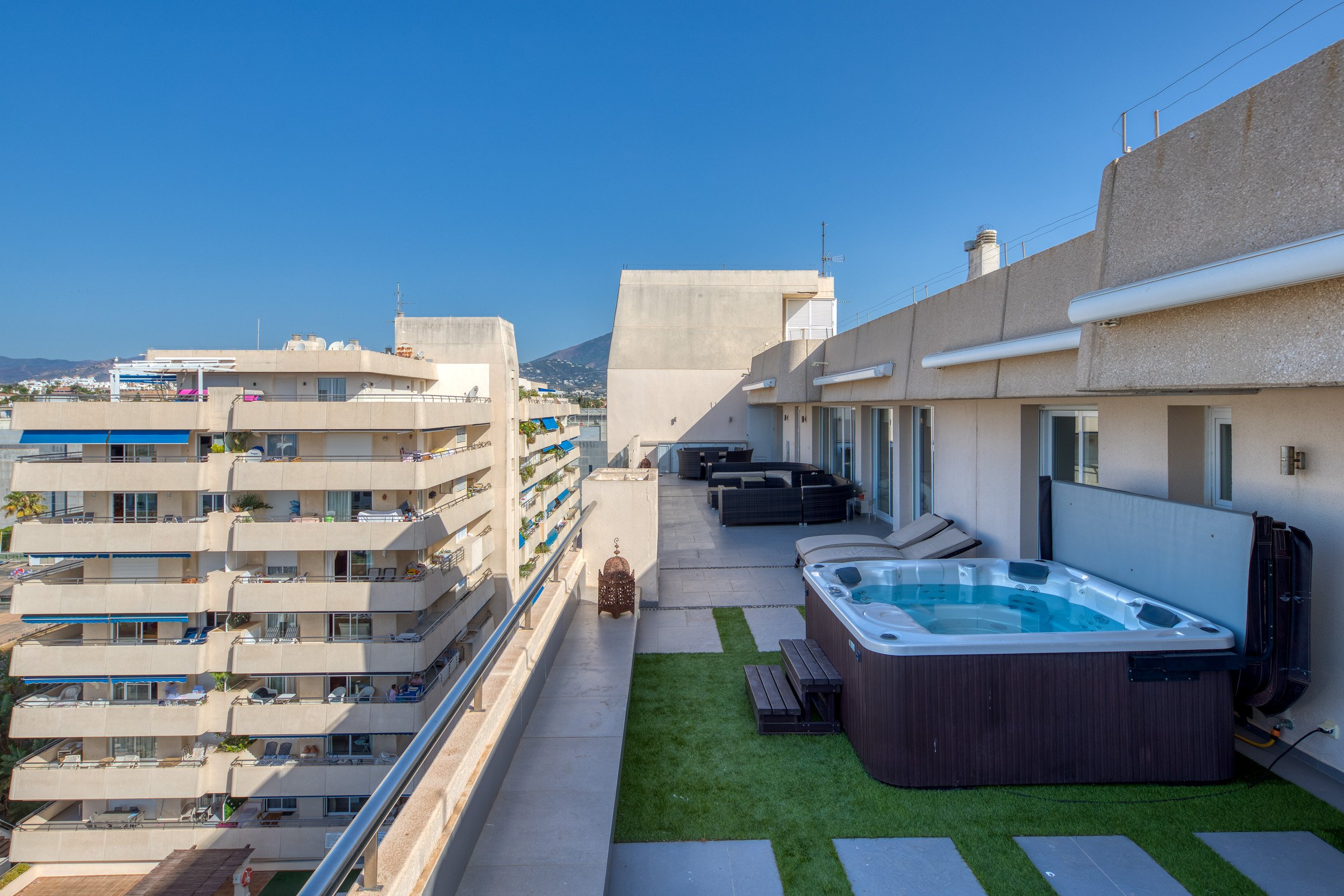 for-sale-three-bedroom-apartment-penthouse-sea-view-puerto-banus-fs5465-3.jpg