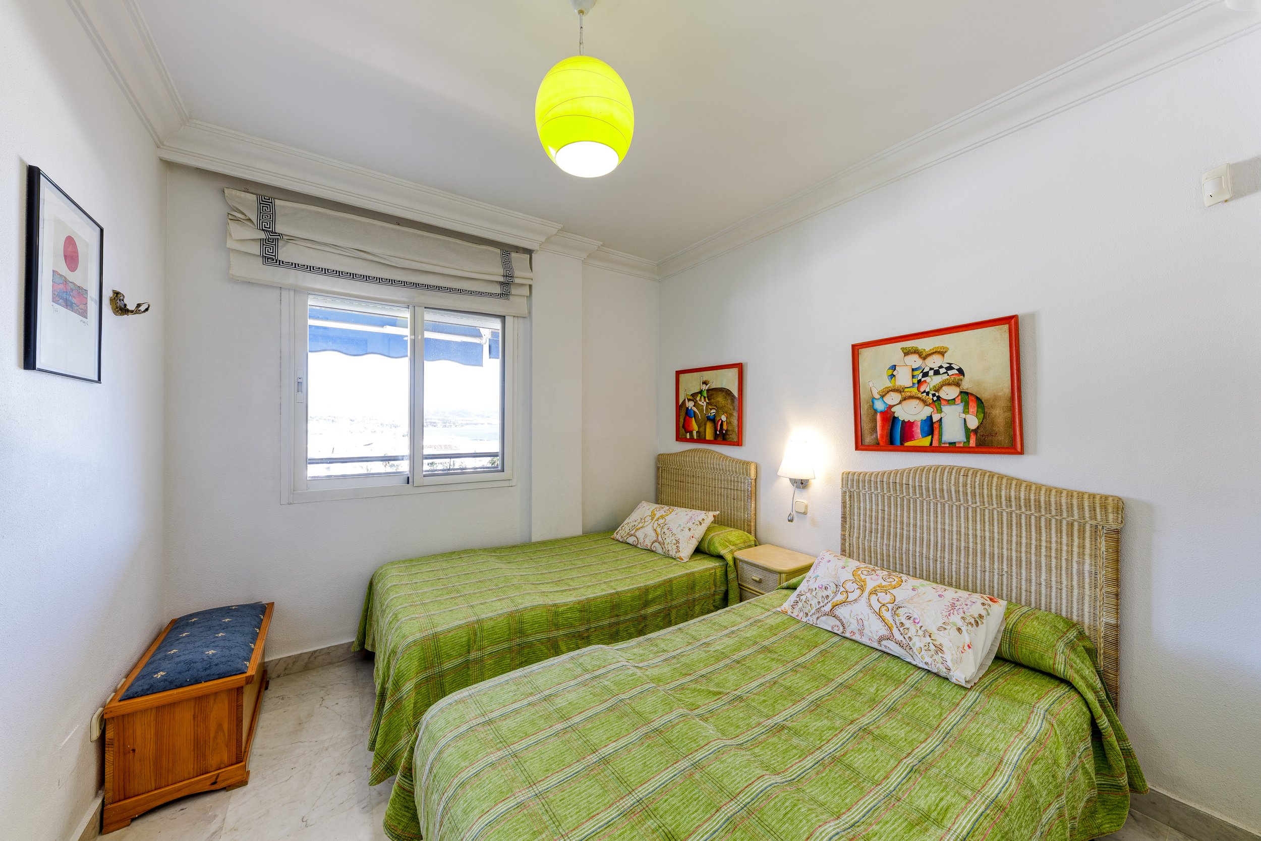 for-sale-two-bedroom-apartment-with-sea-mountain-views-marina-banus-puerto-banus-v2-fs6006-4.jpg