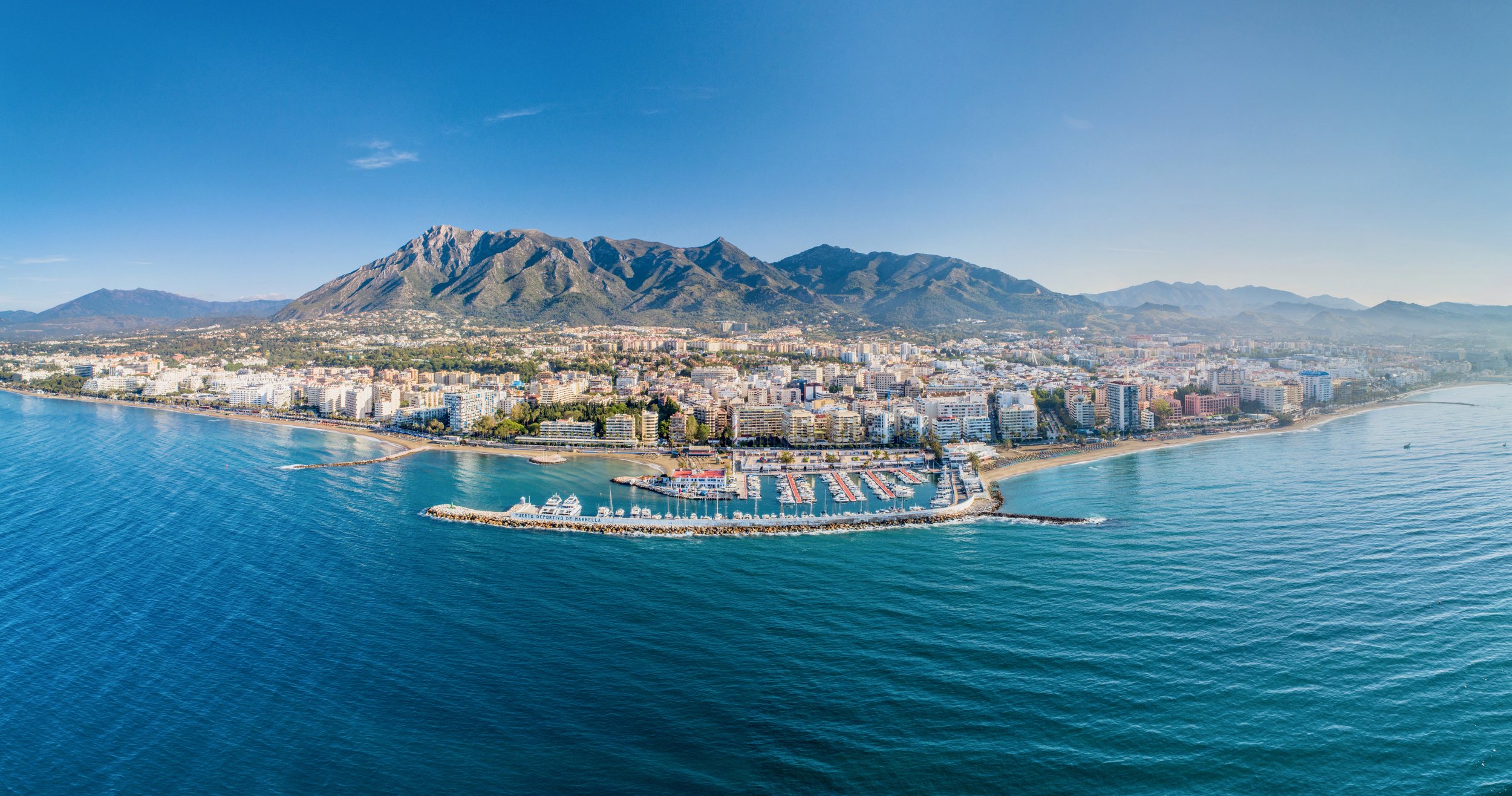 Penthouse in Puerto Banus with sea and Puerto Deportivo views