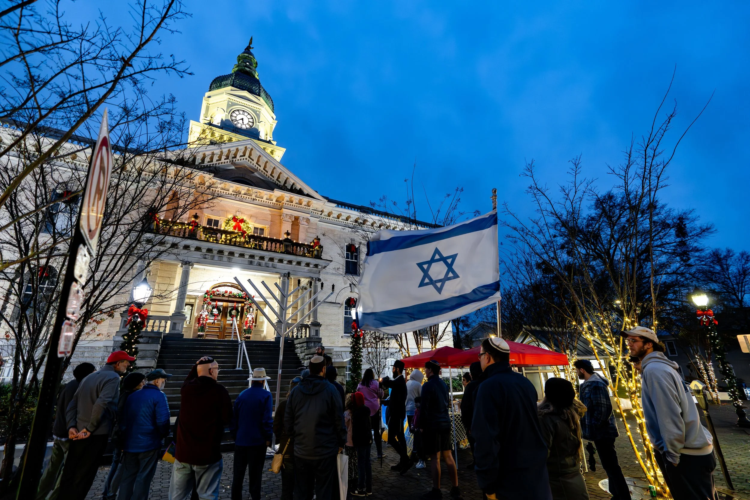 231210_ menorah lighting_jbc_001.JPG