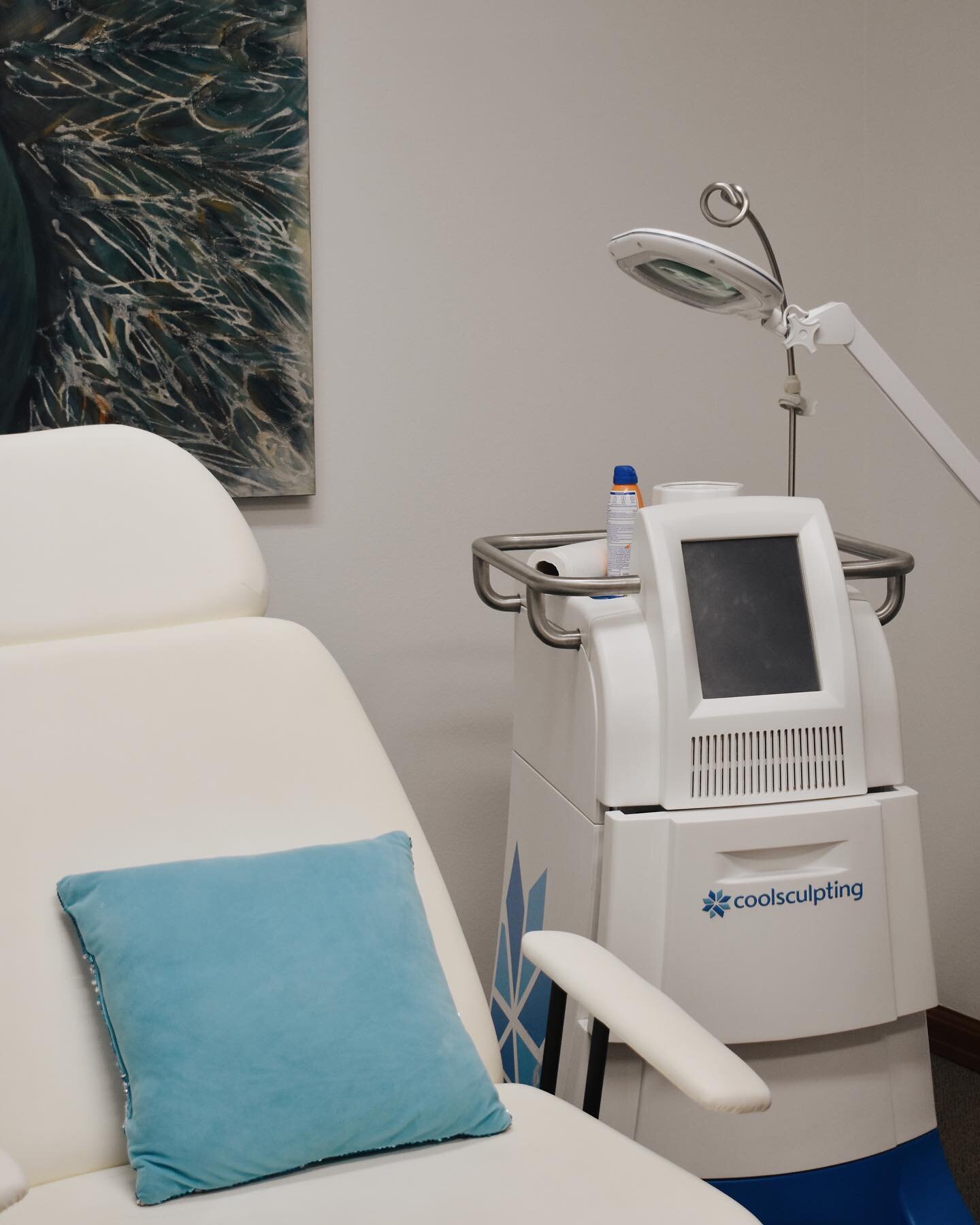 CoolSculpting❄️.

Are you seeking a non-invasive solution to achieve your desired body shape?.

Look no further than CoolSculpting! This innovative service can help you achieve your desired look without the need for surgery. Say goodbye to the hassle