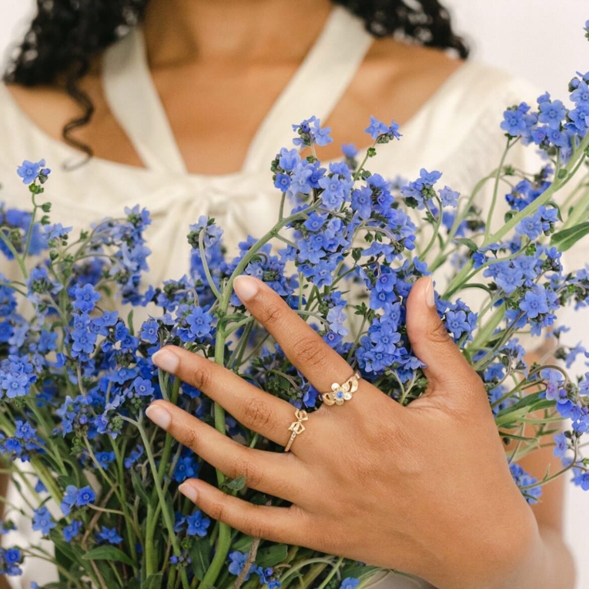 Forget-Me-Not ❤️ As the name states, giving a loved one this flower means &ldquo;forget me not.&rdquo; Often gifted between lovers when they would be separated for a length of time, but also used as a token of affection between friends.

Our T&amp;B 