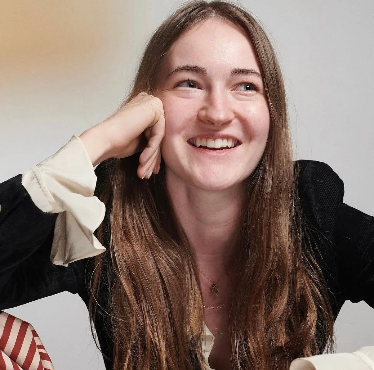 Meet Mackenzie of @tasteofhoneynyc 🐚 A Michigan native now based in NYC, Mackenzie will be traveling to T&amp;B this weekend for a jewelry trunk show. After seven years of working in the New York fashion industry, Mackenzie felt the need to connect 