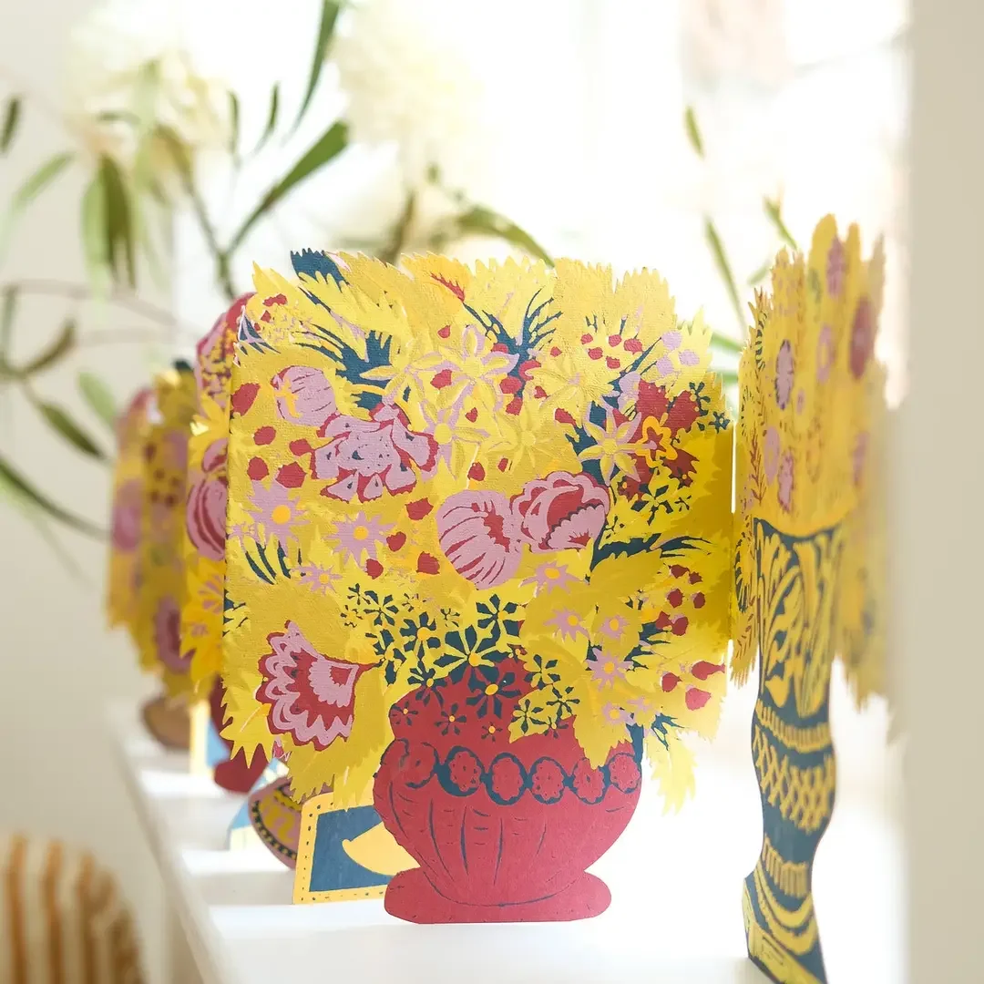Bloomsbury Floral Vases Concertina Garland