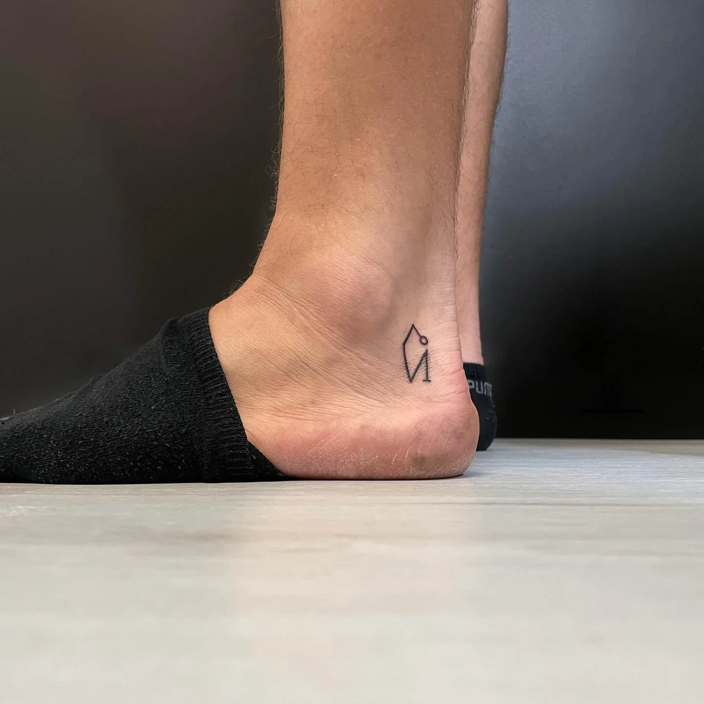 Sternzeichen und Tattoo ✨
.
.
.
.
#TattooStudio #SternzeichenTattoo #ZodiacInspiration #TattooArt #TattooLovers #AstroInk #yoursignyourstory #blackwork #blackworktattoo