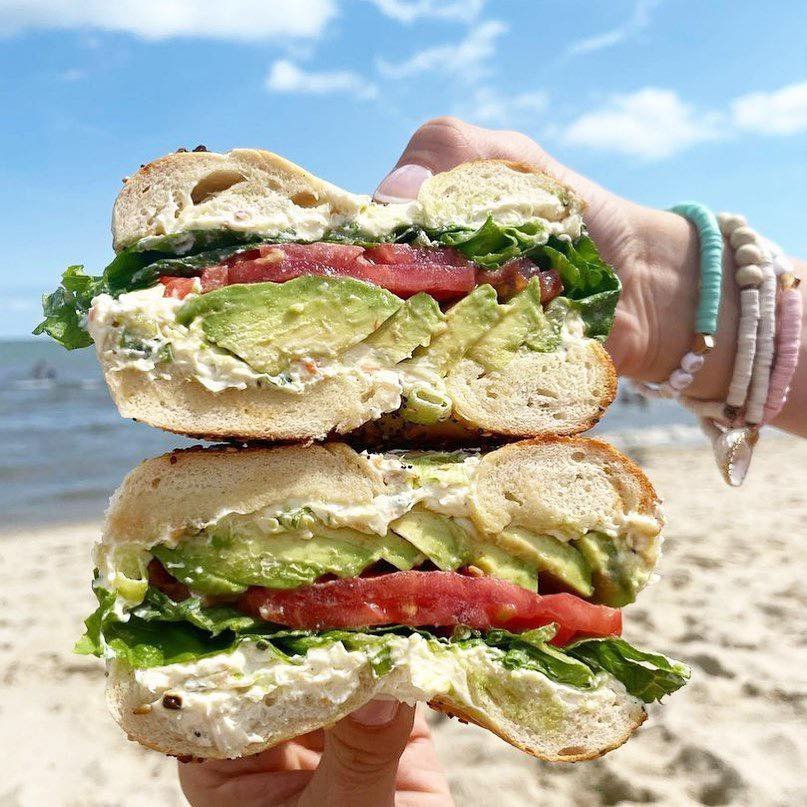LUNCH GOALS 🏖️ 🥑 🥯

#mondaymotivation #hellosunshine #beachday #lunchgoals #eatlocalsurfglobal #bagelsnearme #bakedfreshdaily #spreadthestoke #breakfast #lunch #staystoked #lewes #midway #milford #longneck #surfbagel