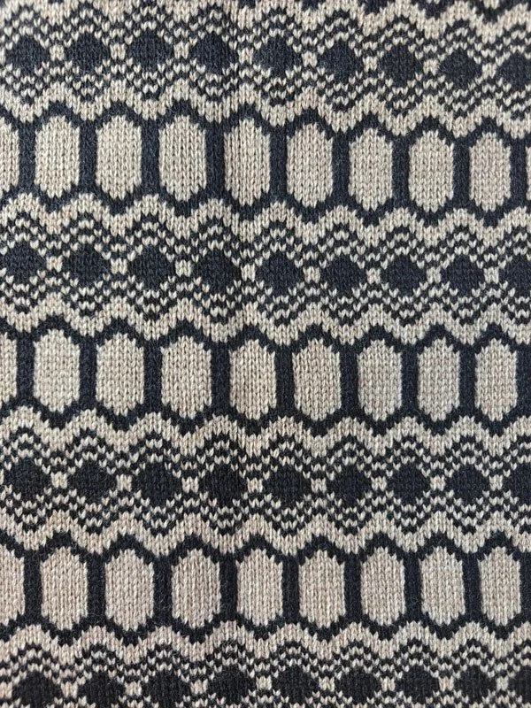 Close up picture of strandhill snood pattern. This knitted swatches shows the pattern and colour close up