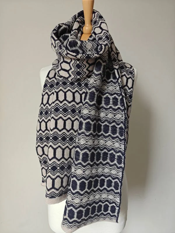 Strandhill-Scarf-Stone-Navy-mannequin-archipelago-knitwear.jpg