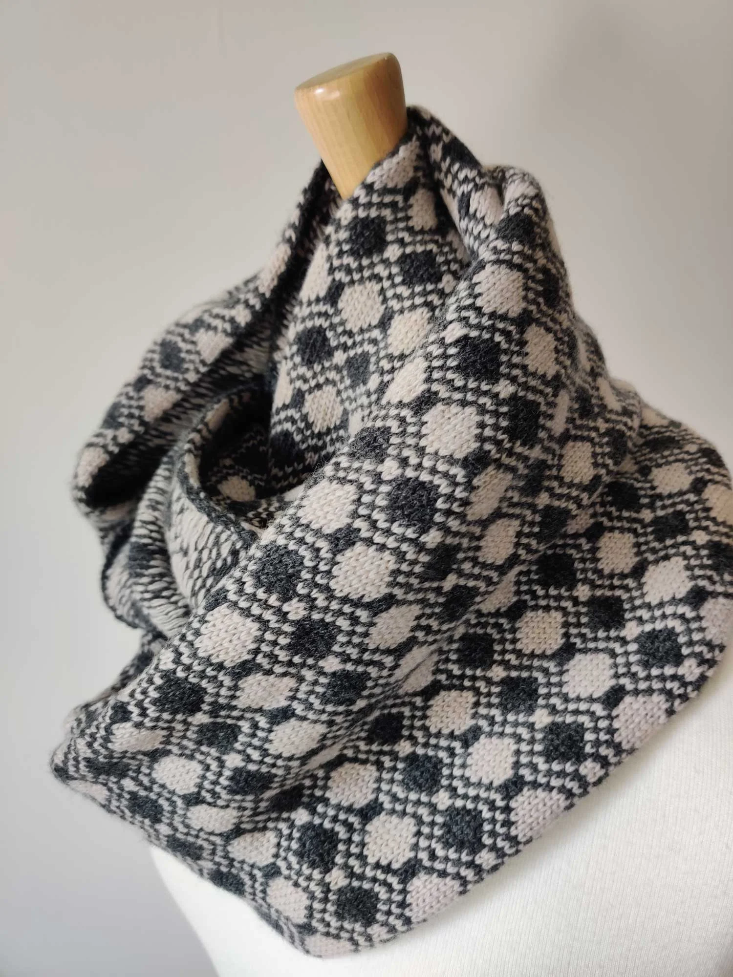 Downings-Double-Wrap-wool- Snood_Charcoal-&-Stone.jpg