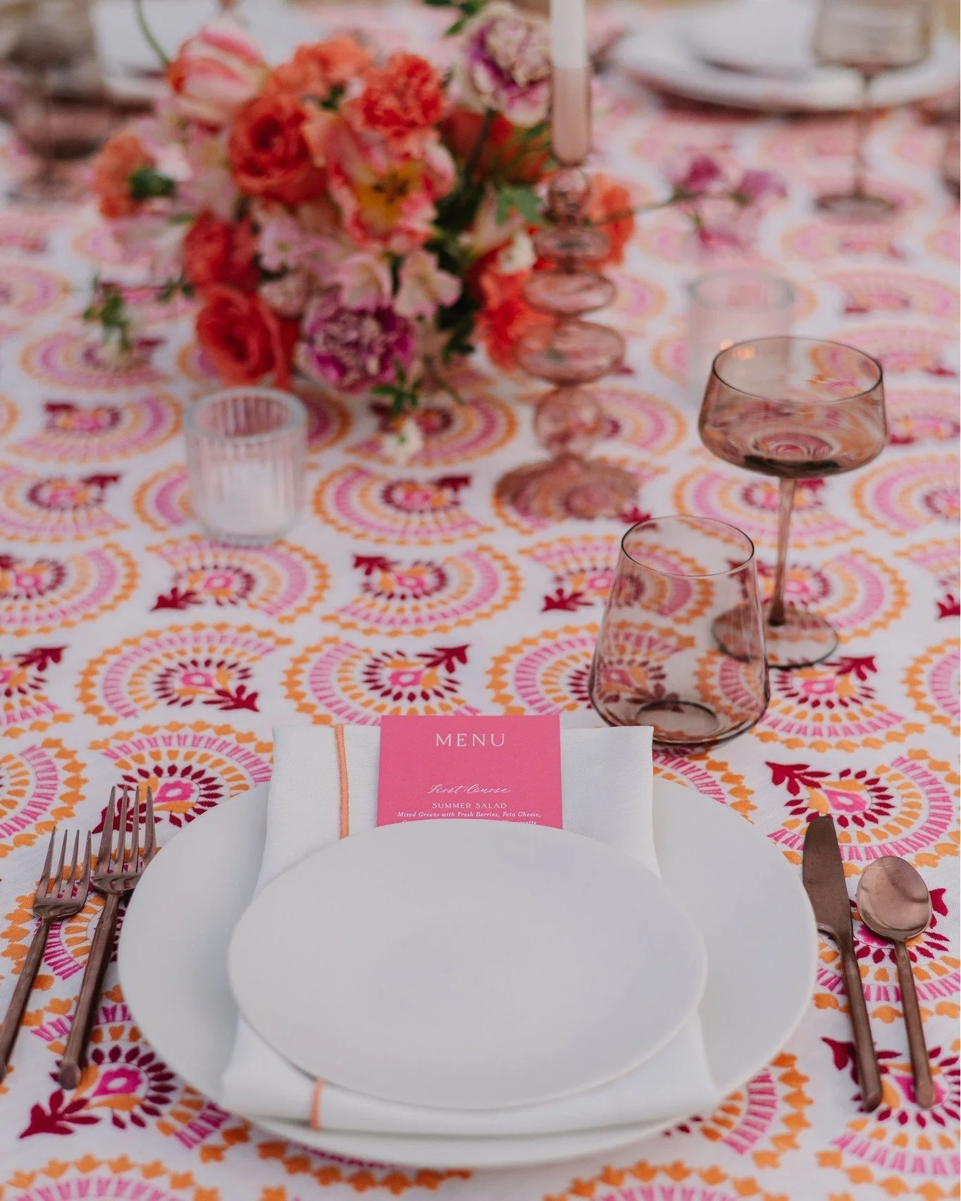 Summer has come and gone, but I can't stop thinking about all those beautiful, bold prints and vibrant colors at Tar Creek Ranch's Spring-Summer Gala!

Draping &amp; Lighting: @draping_bykim 
Details &amp; D&eacute;cor: @_mdlevents_
Event Design: @kr