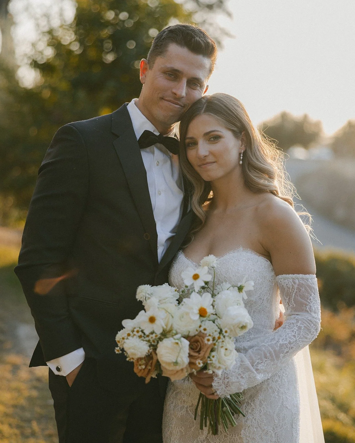 Reminiscing about Raye &amp; Brandon's gorgeous mocha-mousse vineyard wedding.

Relive the sugar sweet moments and bubbly fun at: www.kreativedetails.com/inspiration/calipasovillaweddingrayebrandon.

Beauty: @thequeensbees 
Catering: @oakpitcatering 