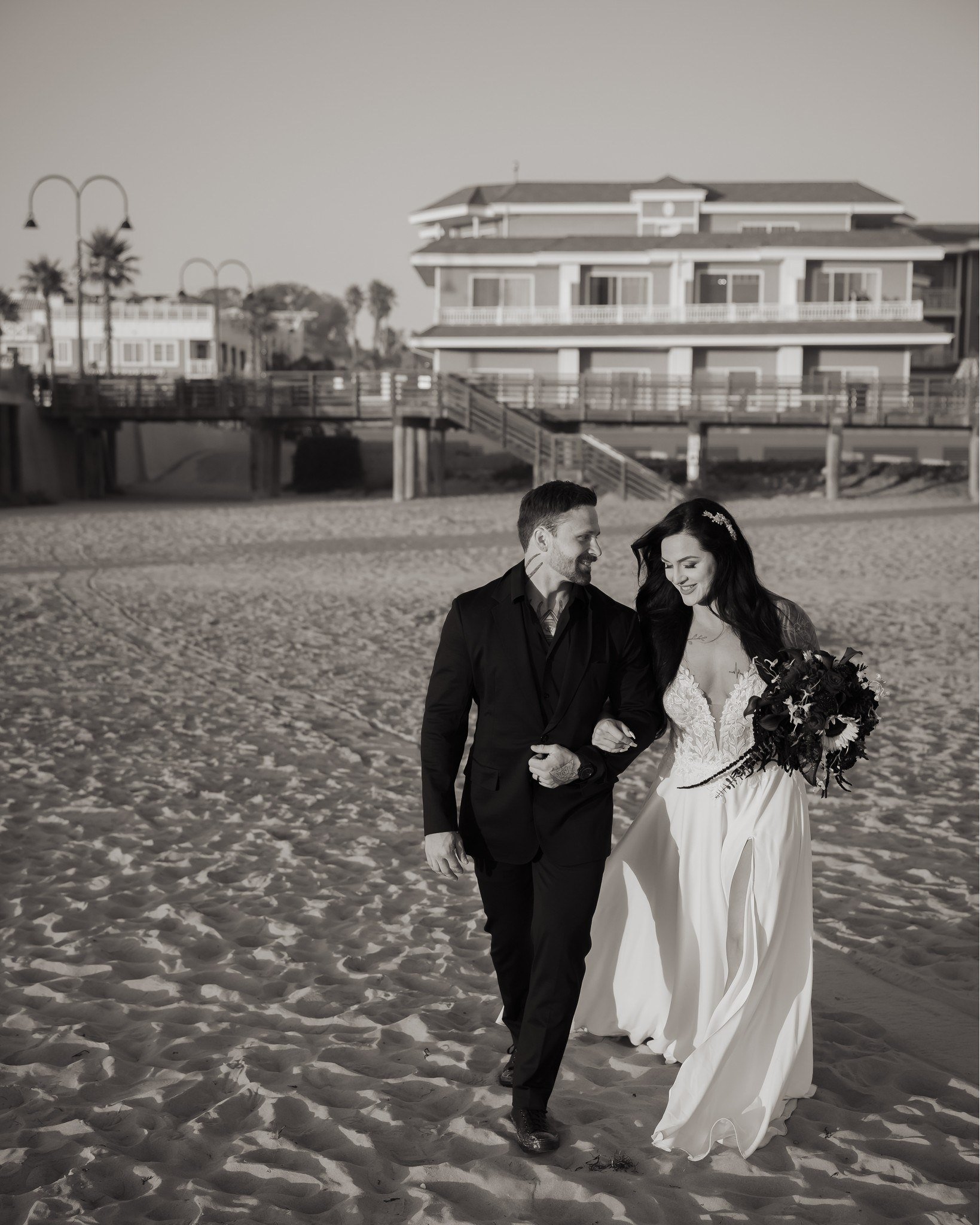 Love that's deeper than the ocean.

Get inspired by this costal romance at: www.kreativedetails.com/inspiration/vesperabay-ventanagrill-wedding-corrie-brandon

Beauty: @thequeensbees 
Dessert: @sweetgracecookieco 
DJ: @djbobcriswell
Florals: @lori_bo