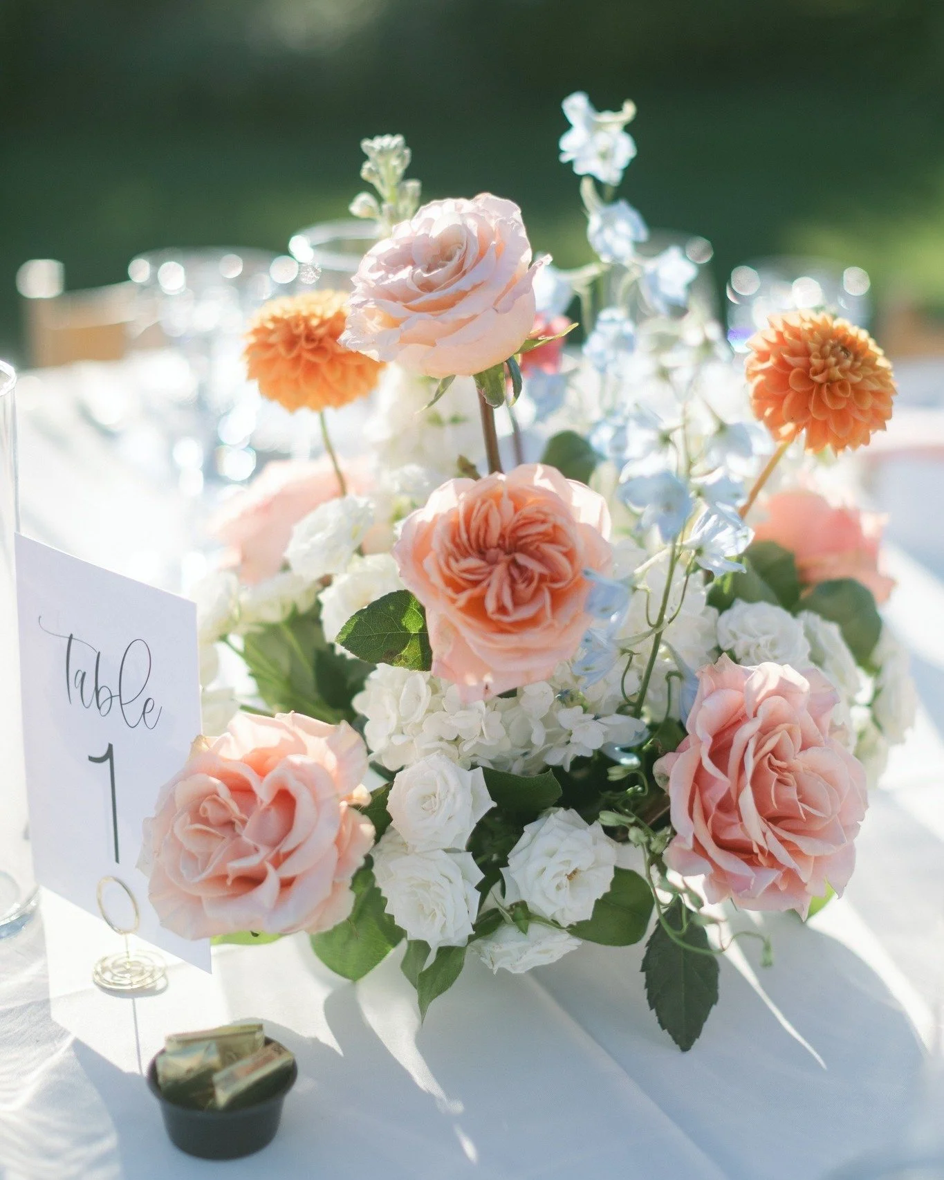 Details from the sweetest afternoon! 🩷

Bar: @yescocktailco 
Cake: @justbakedpaso 
Catering: @popolo_catering 
Dessert: @slomamasweets 
DJ: @kramerevents 
Florals: @lori_boe_floral 
Hair: @shelbyhenrymua 
Makeup: @thequeensbees 
Music: @mariposaquar