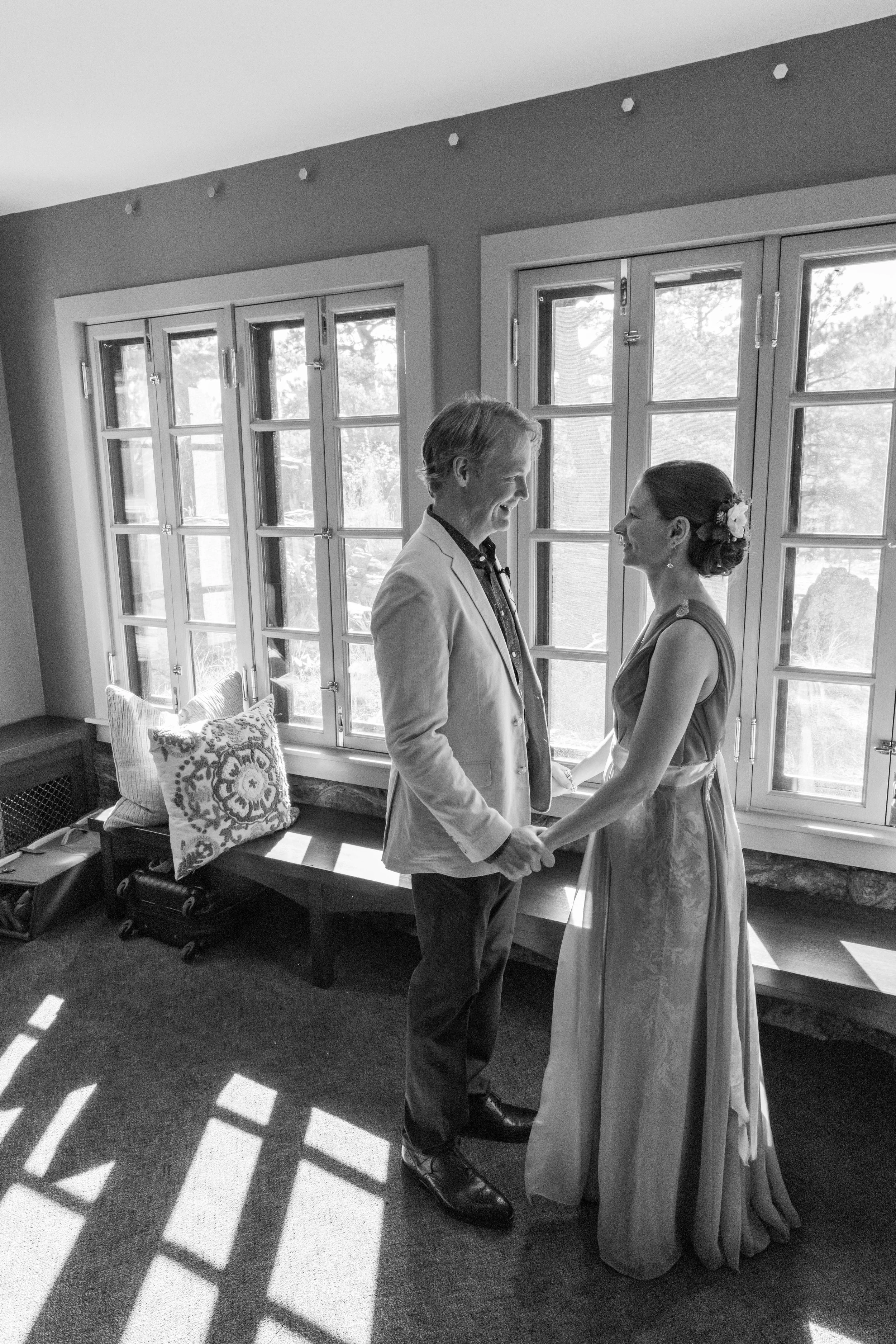 018 Regina Justin Wedding Preview Berg Berg Photography.jpg