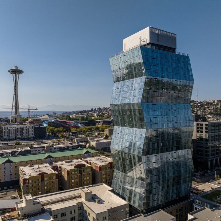 Towering above Seattle like an elegant but forceful wave is Skyglass Apartments, a 31-story new construction project of apartment units in the South Lake Union neighborhood. Skyglass is a masterful example of what happens when innovation meets artist