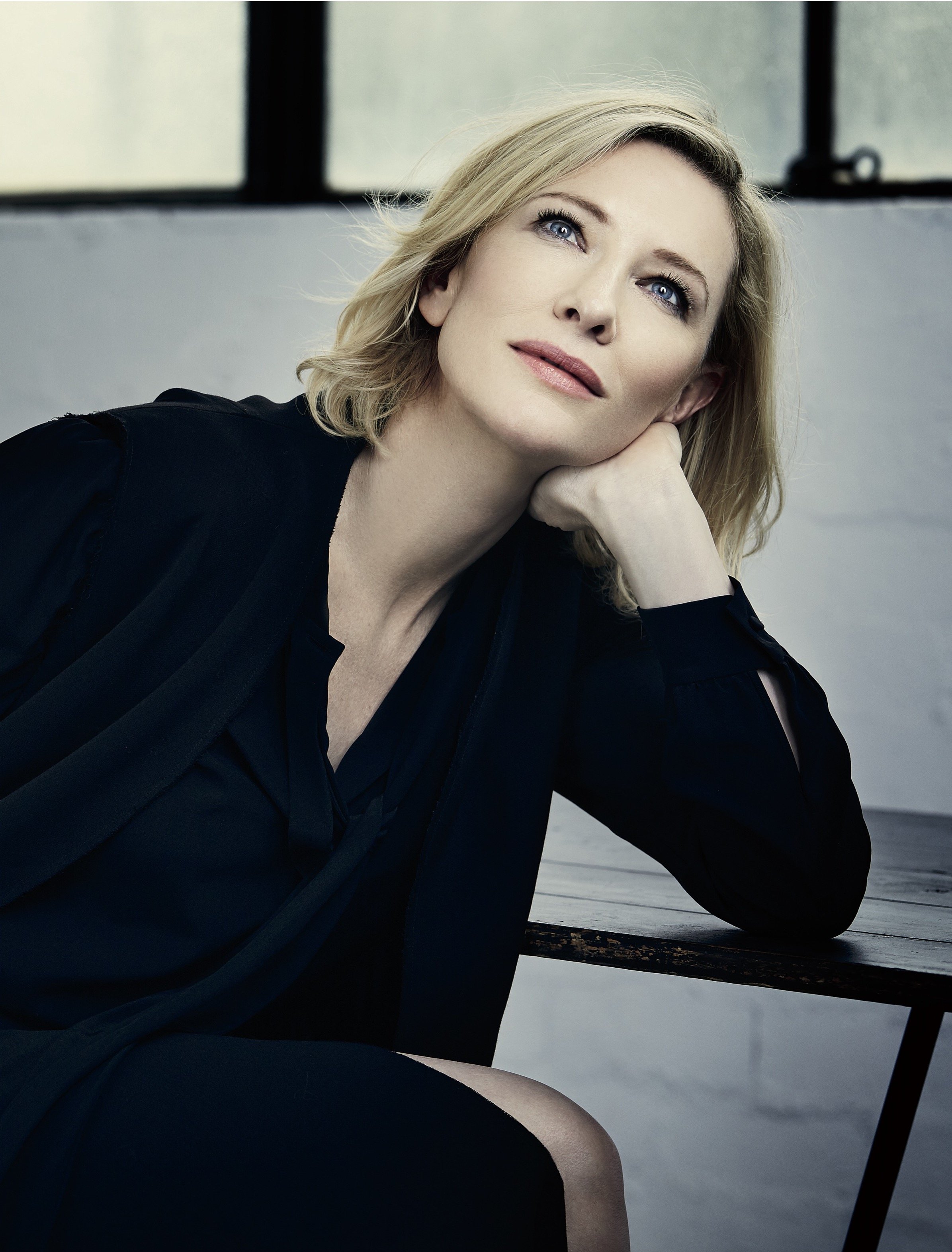 Cate Blanchett éblouissante à l'avant-première de «Tár» face à