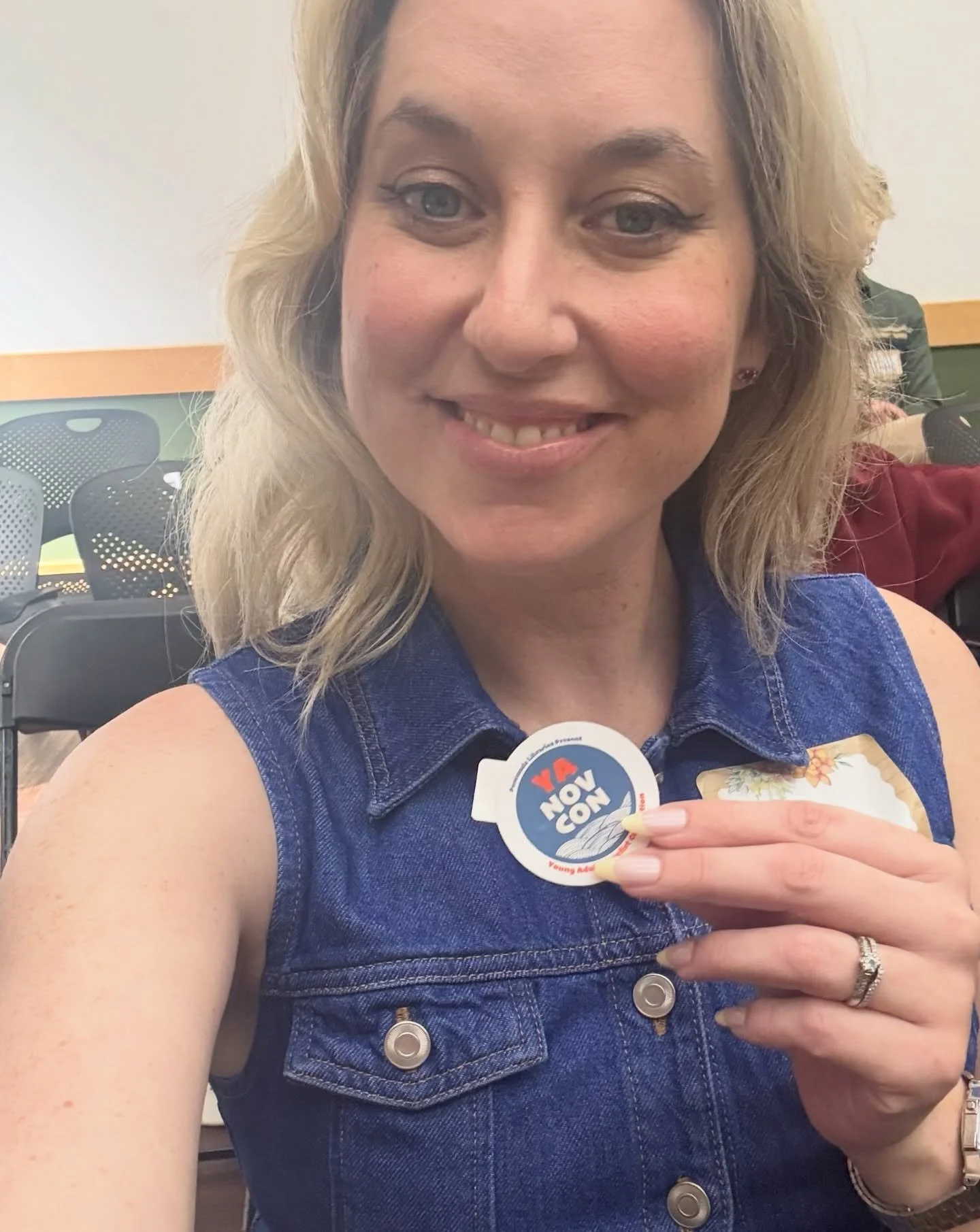 YANovCon you were a delight! The world is so epically heavy right now and talking about books and poetry and stories with authors and librarians and booksellers and  teen readers/writers who really believe in the power of words and art was such a dee