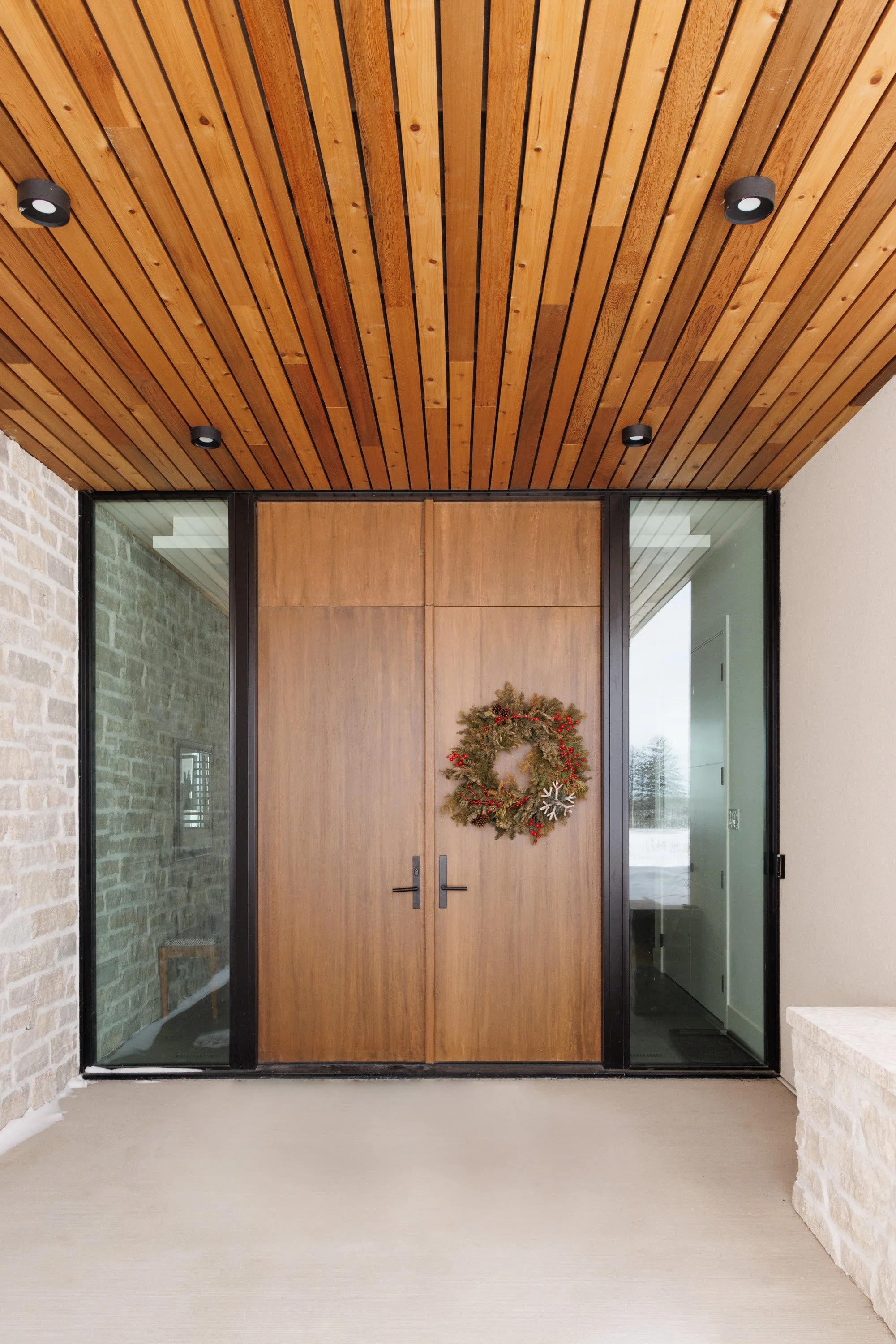 2040 McCreary - Perry Res ext.jpg