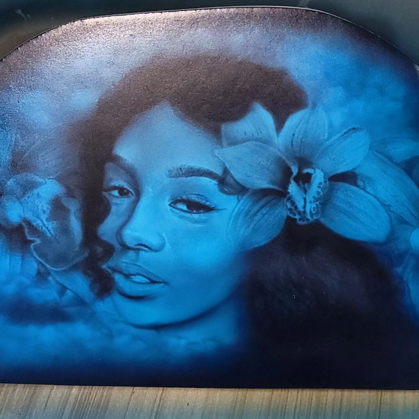 House of Kolor Oriental Blue sprayed over the mural and now off to @snkautobody for clear and then assembly. ✌️ ✝️ 

Book your mural appointment at www.sunnytheartist.com 

#lowrider #mural #airbrush #customart #muralart