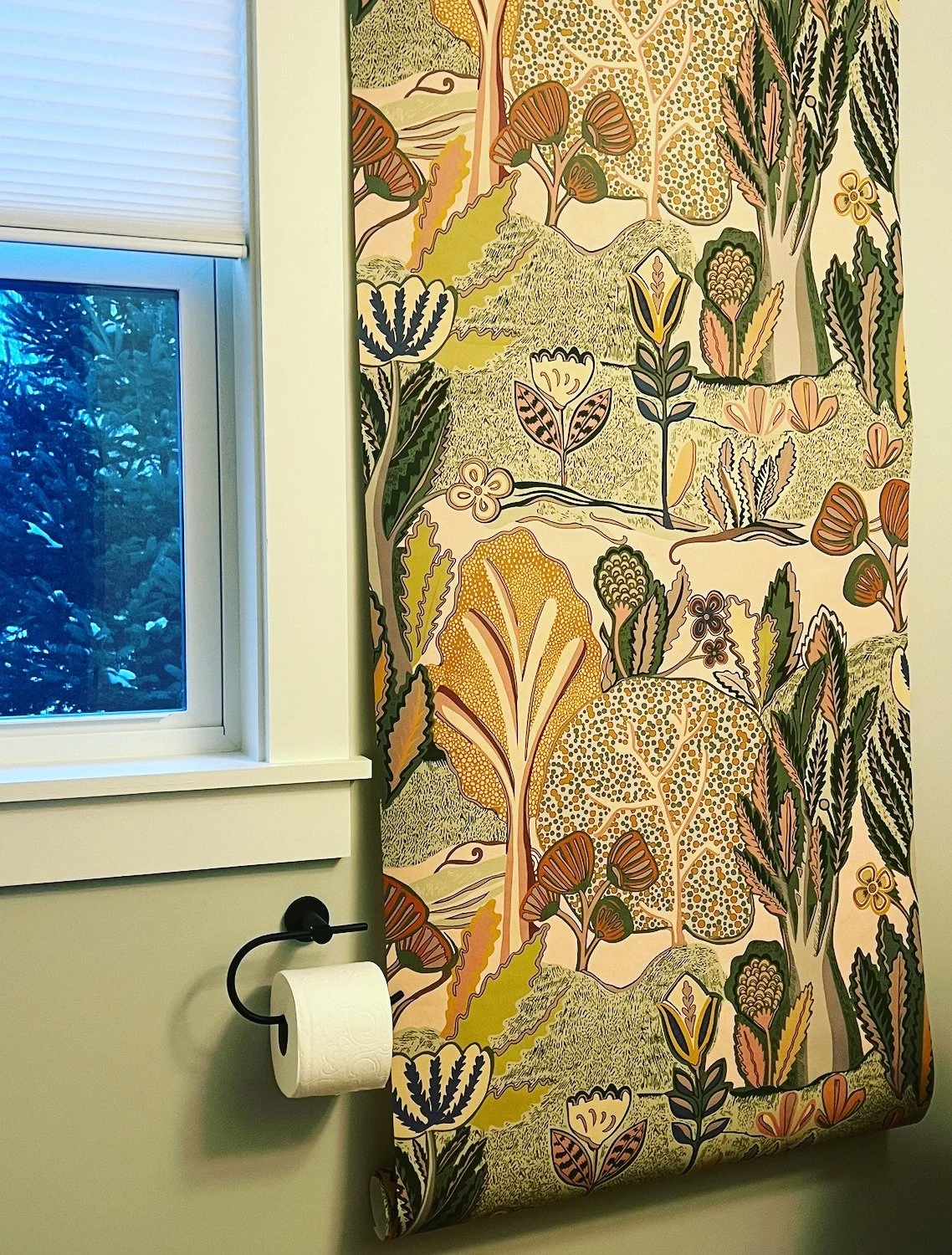 Local Wallpaper alert:
Are you hesitating to go for it, since wallpaper book swatches are so small and it's impossible to visualize a room of it? 
Well, both Johnson Paint and Sherwin Williams carry Thibaut, and they will sell you a 3' or 6' swatch! 