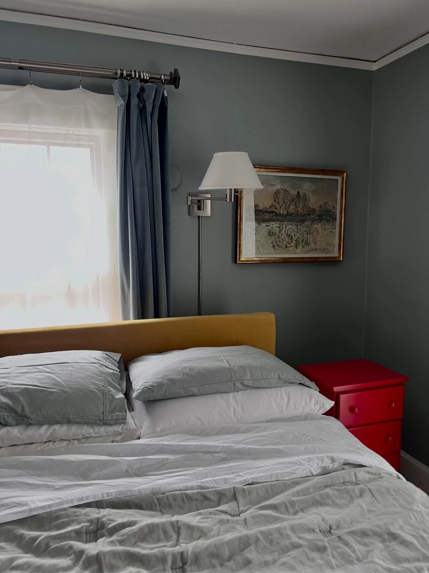 An upholstered headboard is a lovely way to bring warmth, softness, and a finishing touch to your bedroom. It&rsquo;s also a perfect opportunity for adding a subtle or vibrant dose of color to the space. 😊