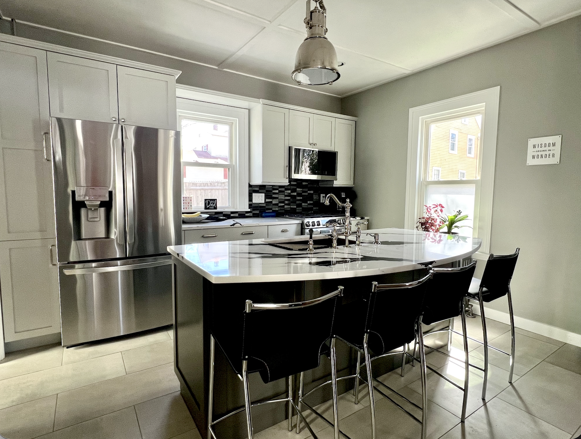 BRET KITCHEN RESHOT.png