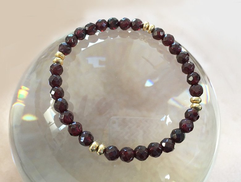 GARNETS & GOLD BRACELET 2.jpg