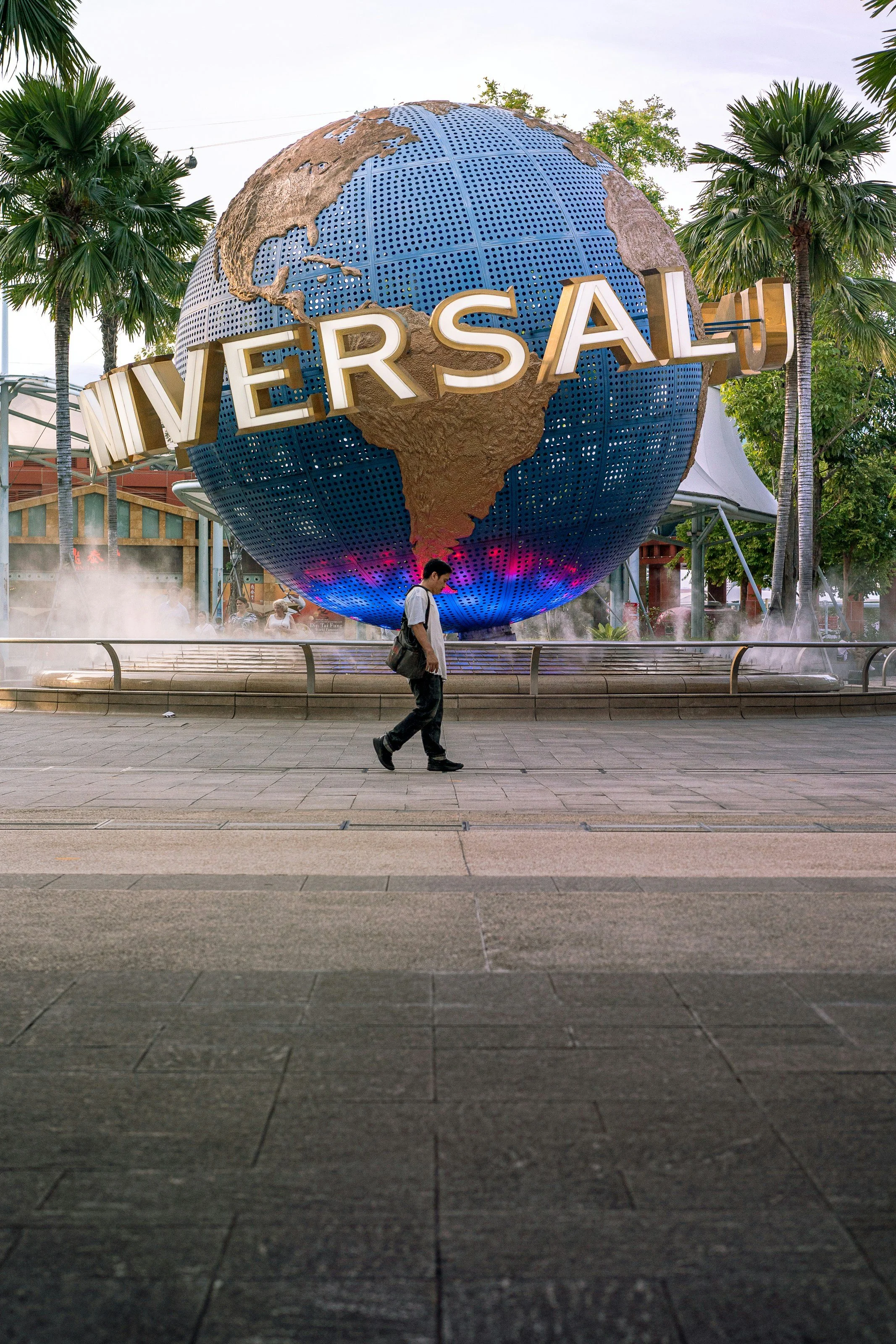 Universal Studios singapore   - nauris-pukis-Hzrk0A1M3gQ-unsplash.jpg