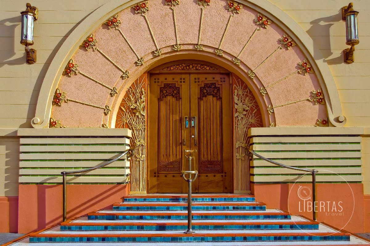 Napier Art Deco. Napier is known as the Art Deco Capital of the world. Following a massive earthquake (7.9 on the Richter scale) on the morning of Tuesday 3 February 1931, fires destroyed most of the commercial heart of Napier